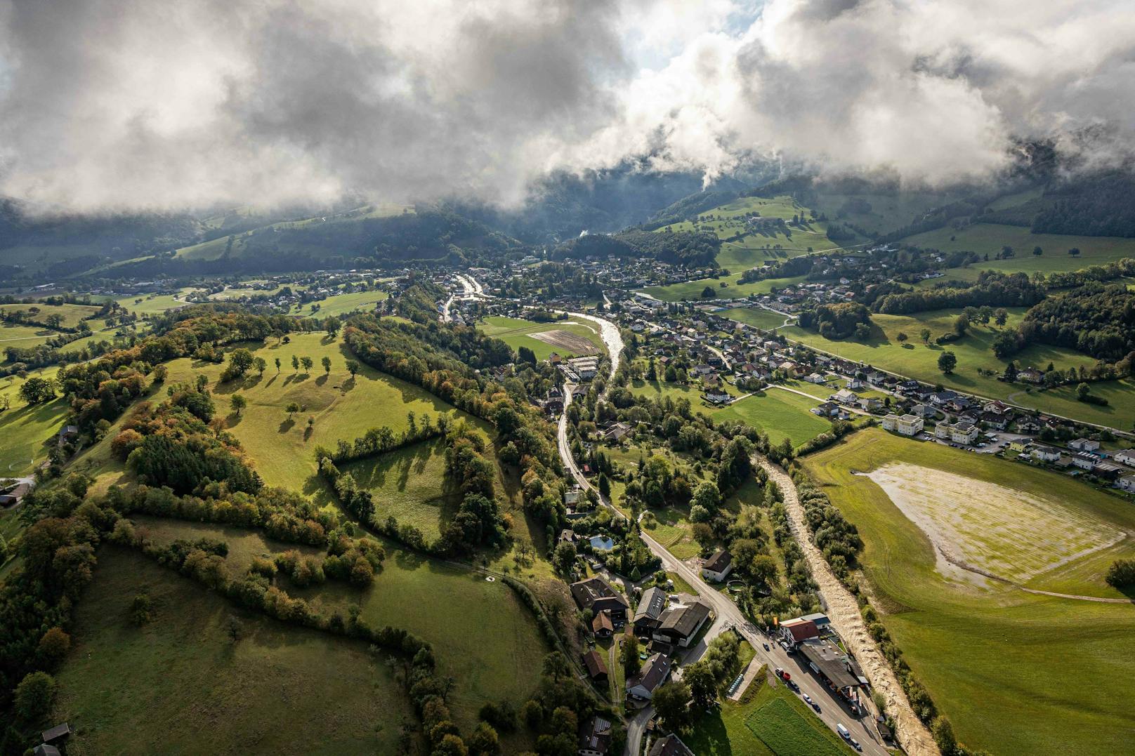 Luftaufnahmen am Dienstag zeigen das gesamte Ausmaß der Zerstörung in Kirchberg an der Pielach, Rabenstein, Hofstetten, Haunoldstein und Groß Sierning.