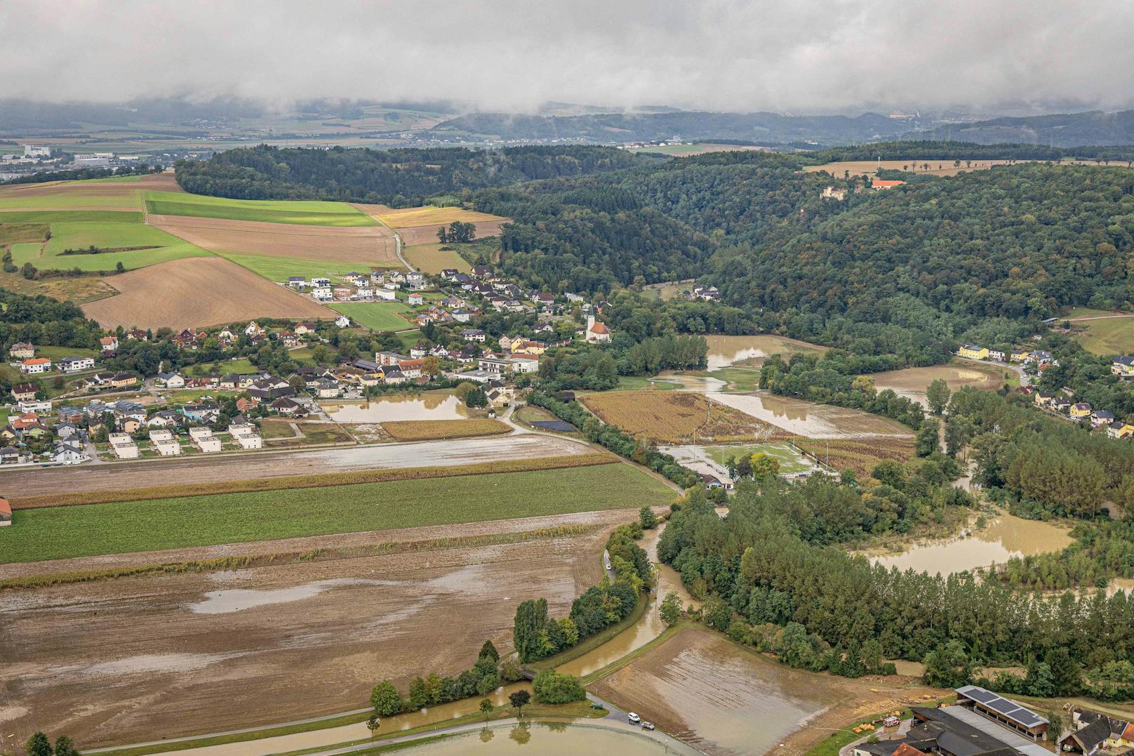 Luftaufnahmen am Dienstag zeigen das gesamte Ausmaß der Zerstörung in Kirchberg an der Pielach, Rabenstein, Hofstetten, Haunoldstein und Groß Sierning.