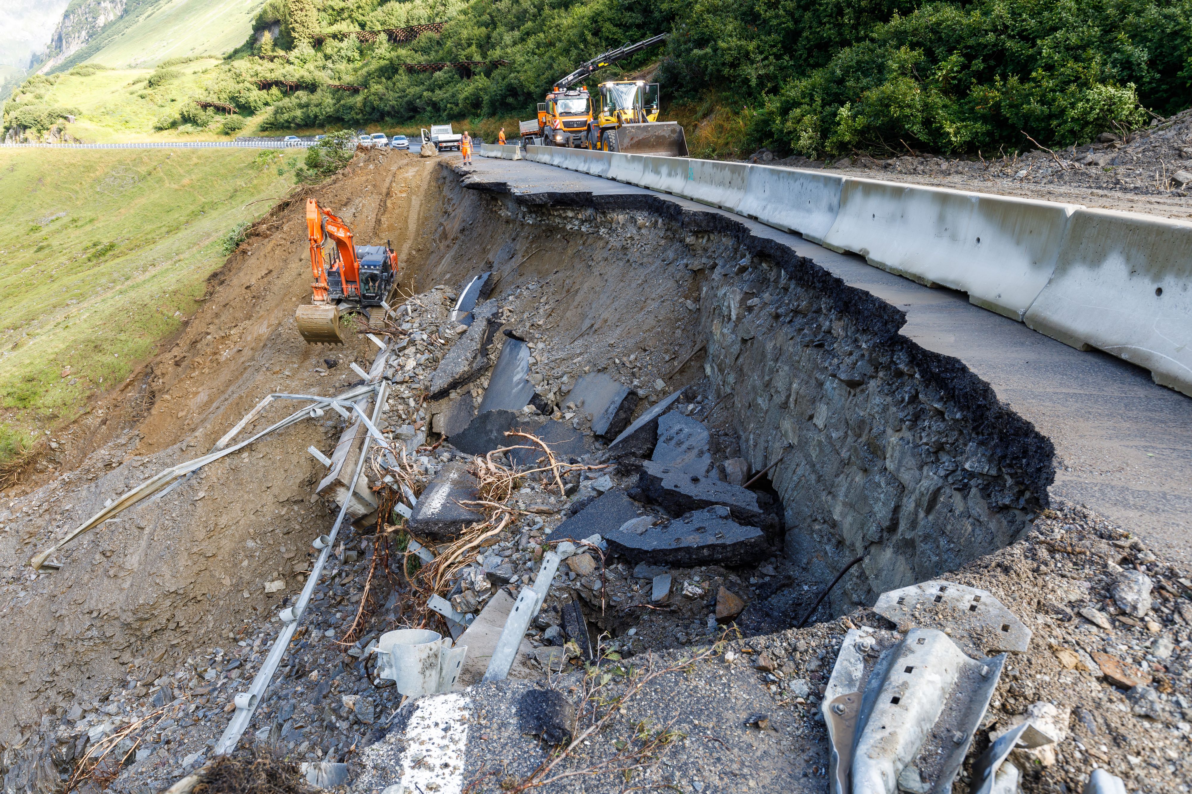 Die Schäden, die durch das Unwetter verursacht wurden, werden auf mehrere Millionen Euro geschätzt
