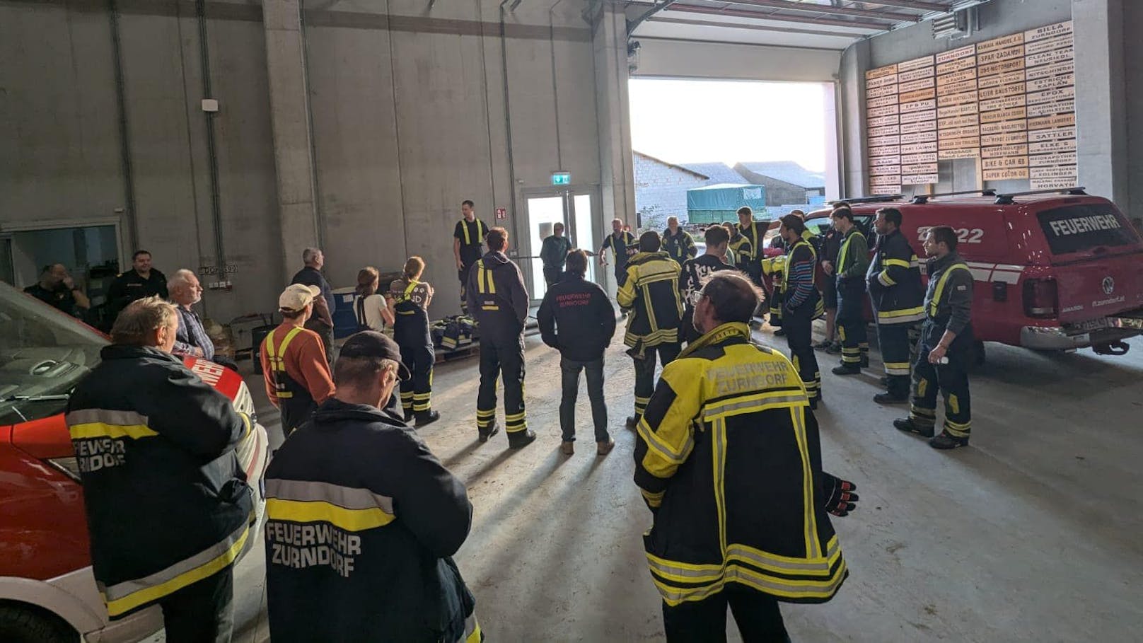 Die Feuerwehren sind pausenlos im Einsatz