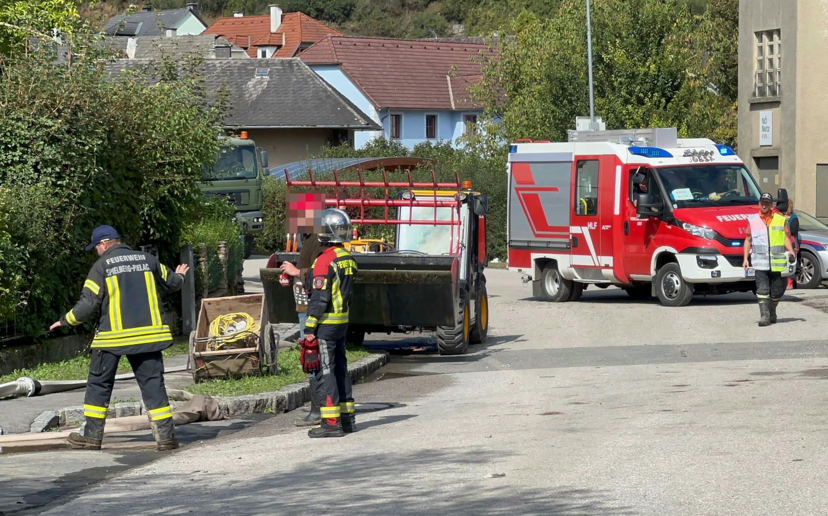 Aufräumarbeiten nach dem Hochwasser laufen auf Hochtouren.