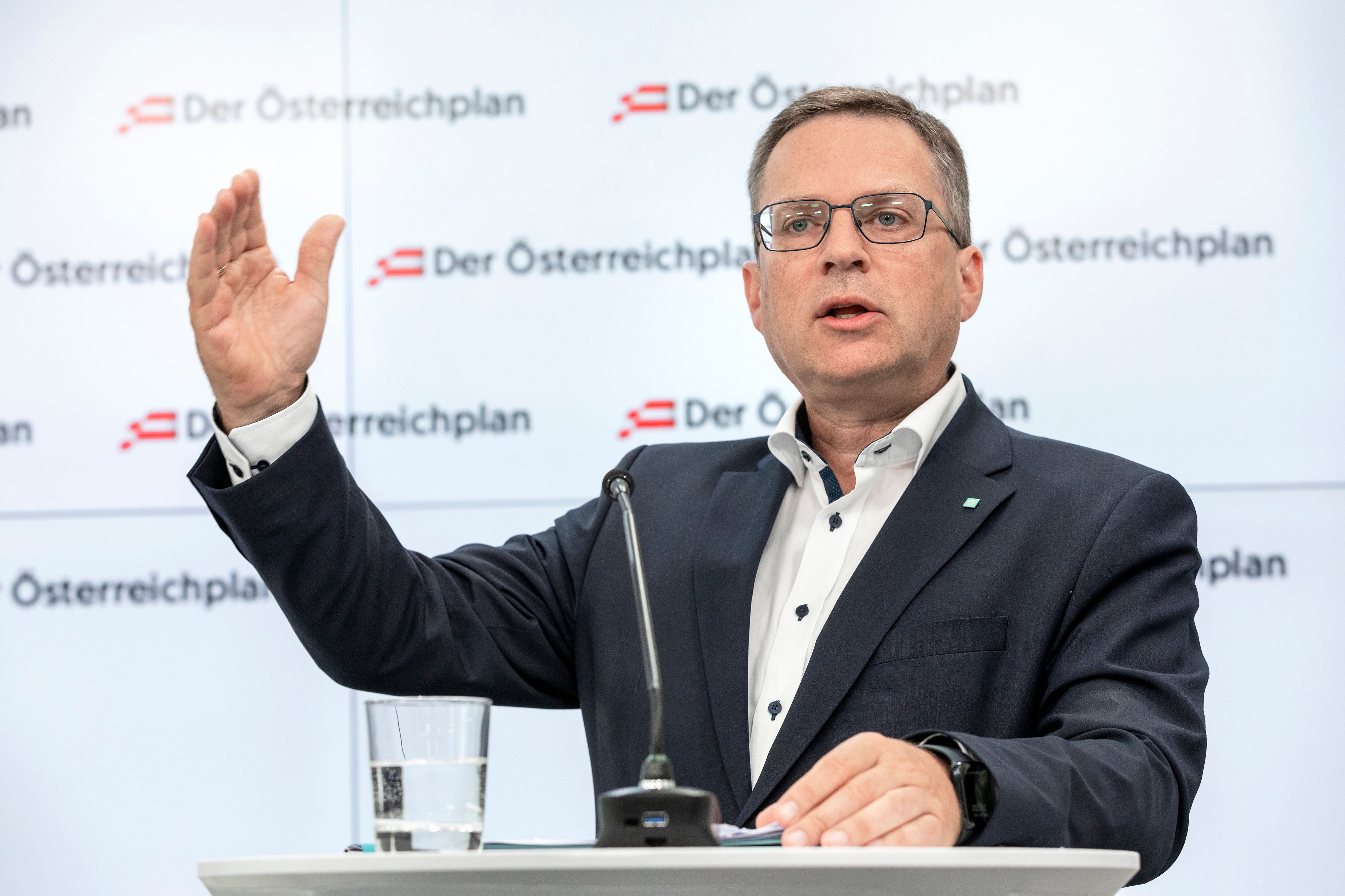 Am Donnerstag präsentierte <a data-li-document-ref=