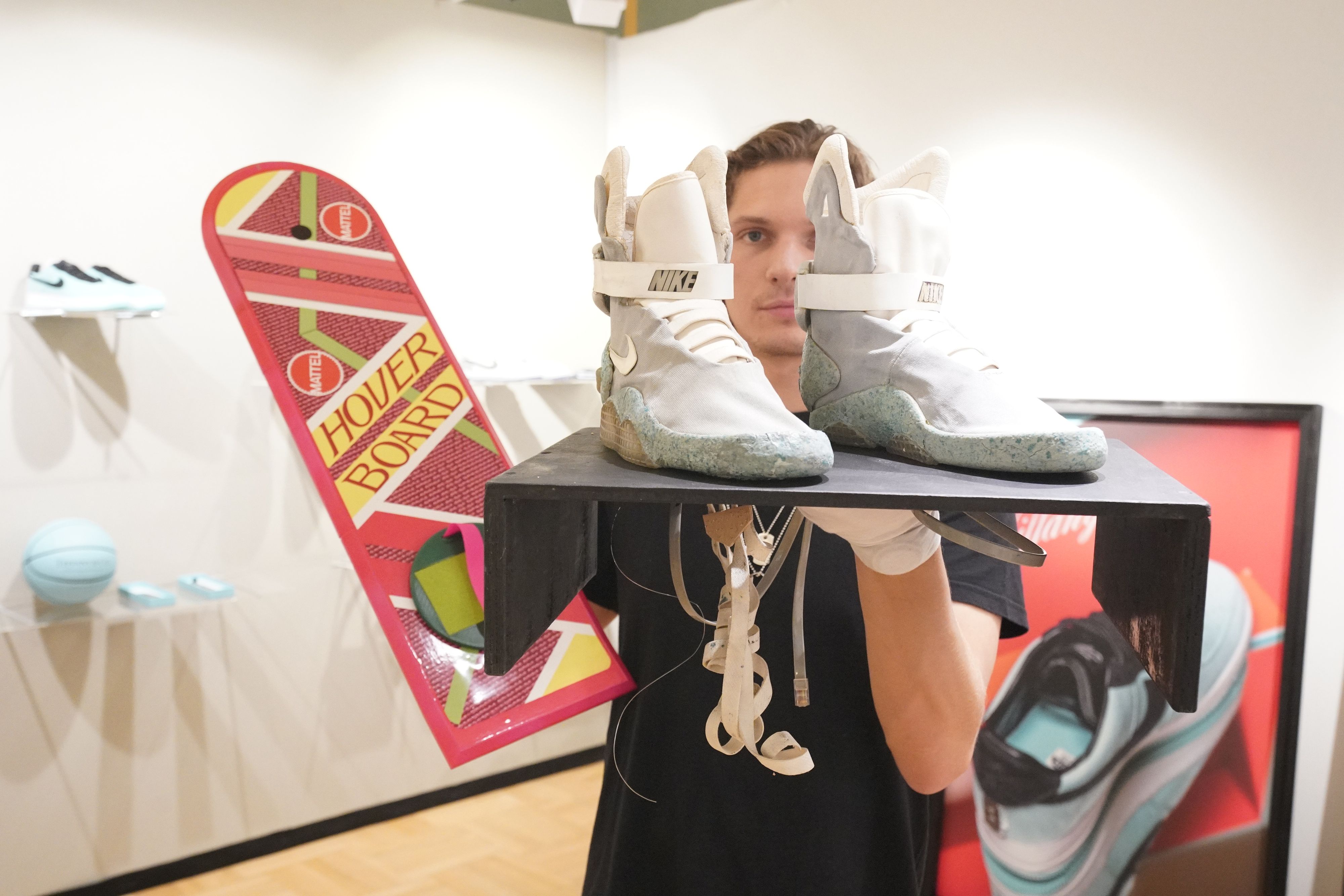 The Holy Sole Vault" – Kult-Sammler zeigt Sneaker um 10 Millionen Euro |  Heute.at