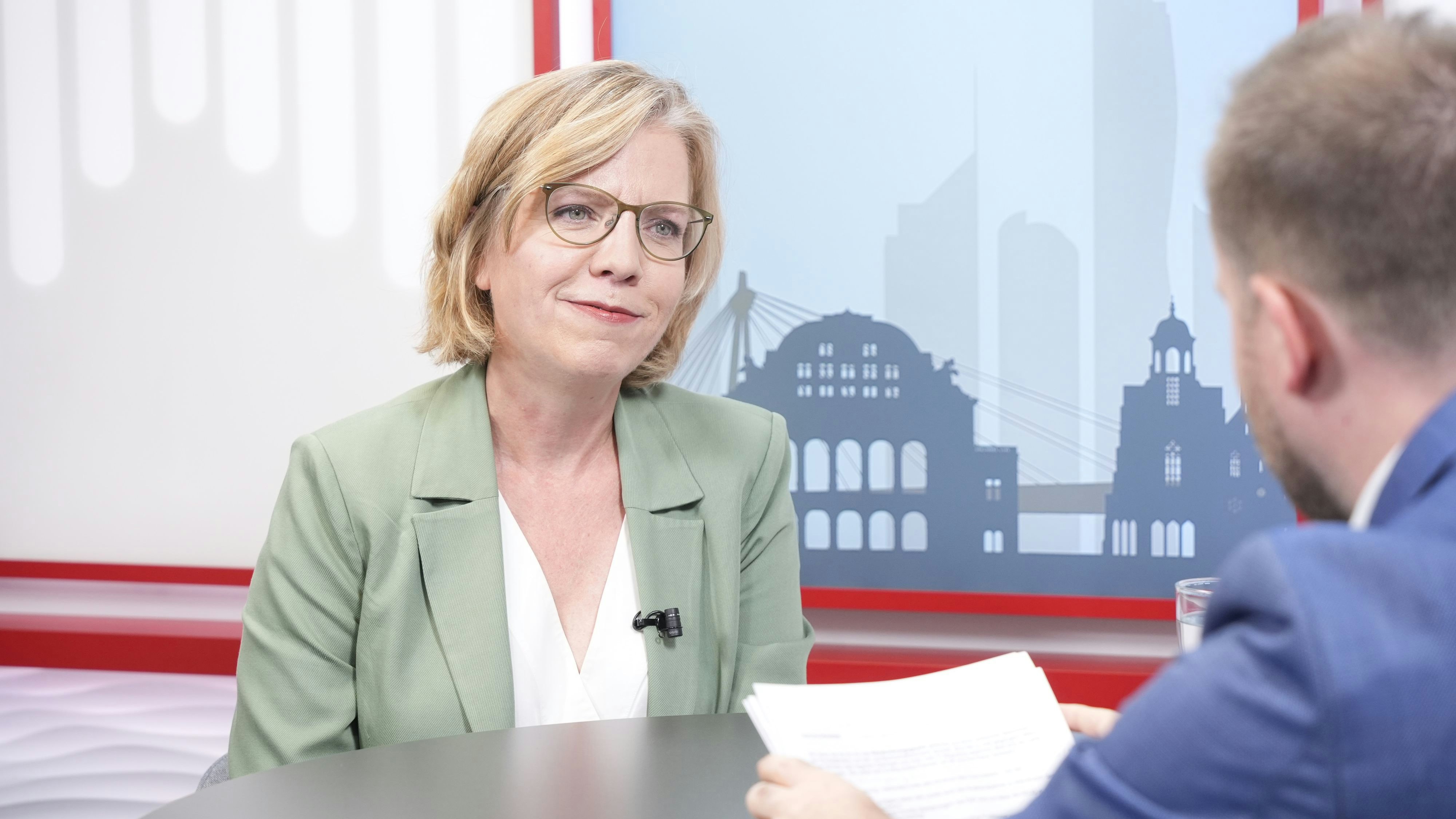 Heute.at - Für Minister-Job will Gewessler mit VP weiterregieren