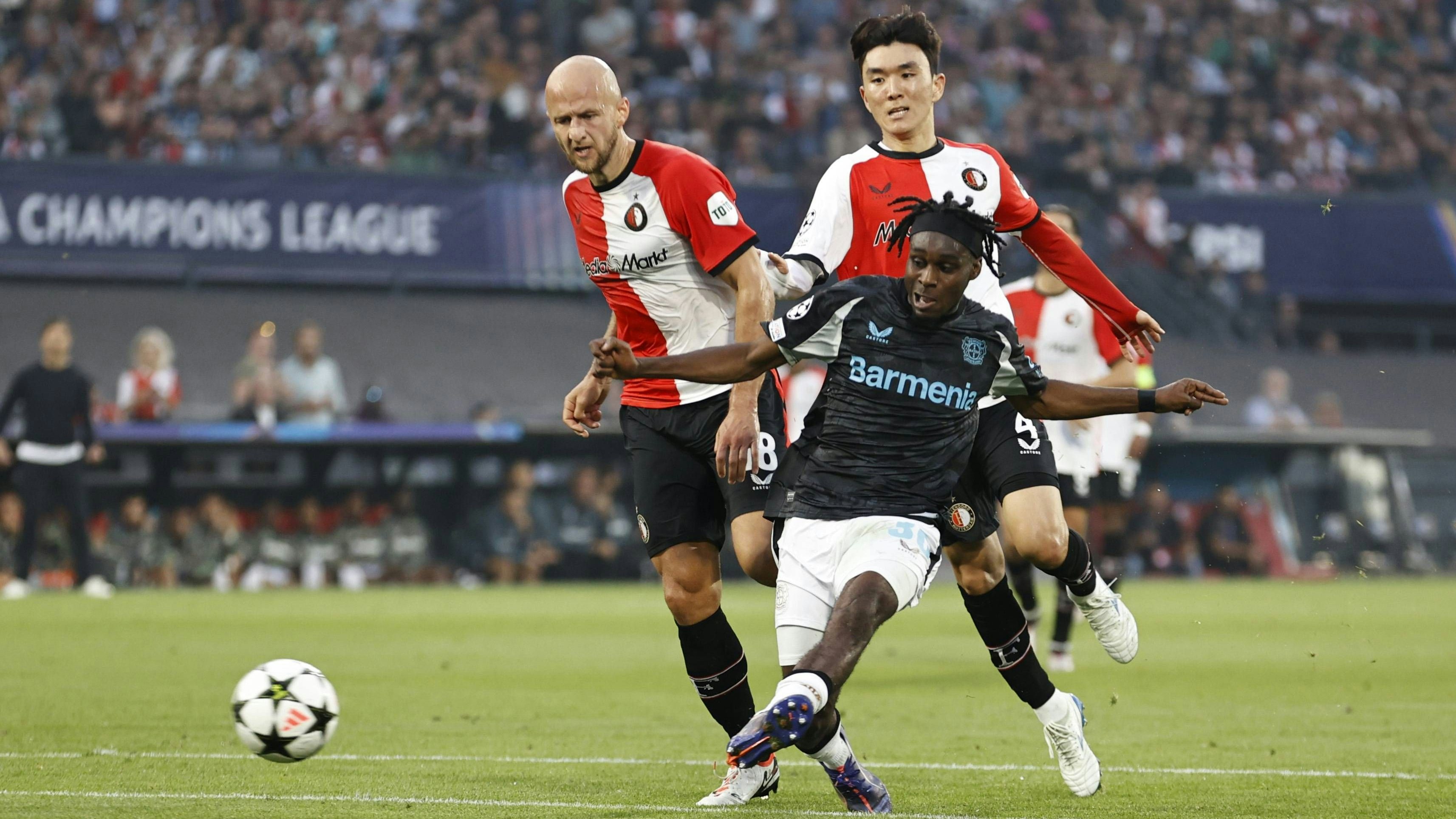 Gernot Trauner gegen Bayer Leverkusen. 