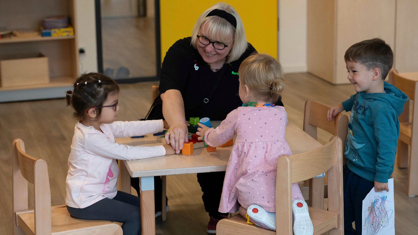 Wiederkehr stellt neuen Plan für Wiens Kindergärten vor