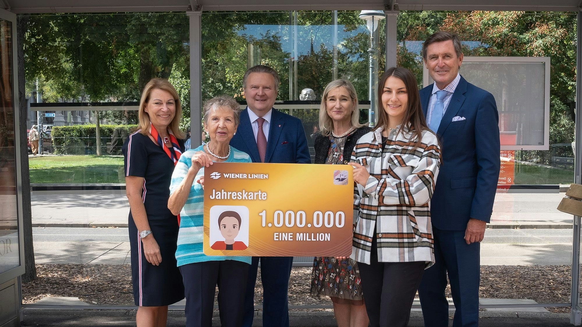 Heute.at - Wiener Linien feiern heuer millionste Jahreskarte