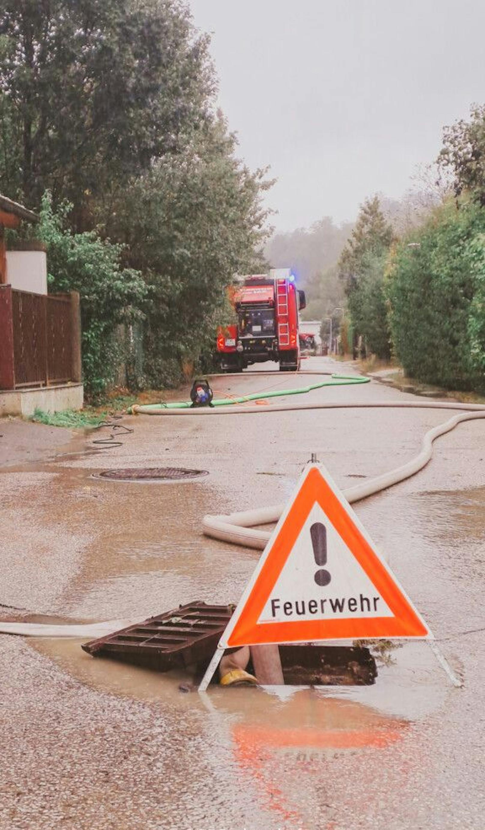 Über 3.200 Einsatzstunden leisteten die Kameradinnen und arbeiteten über 270 Einsätze ab.