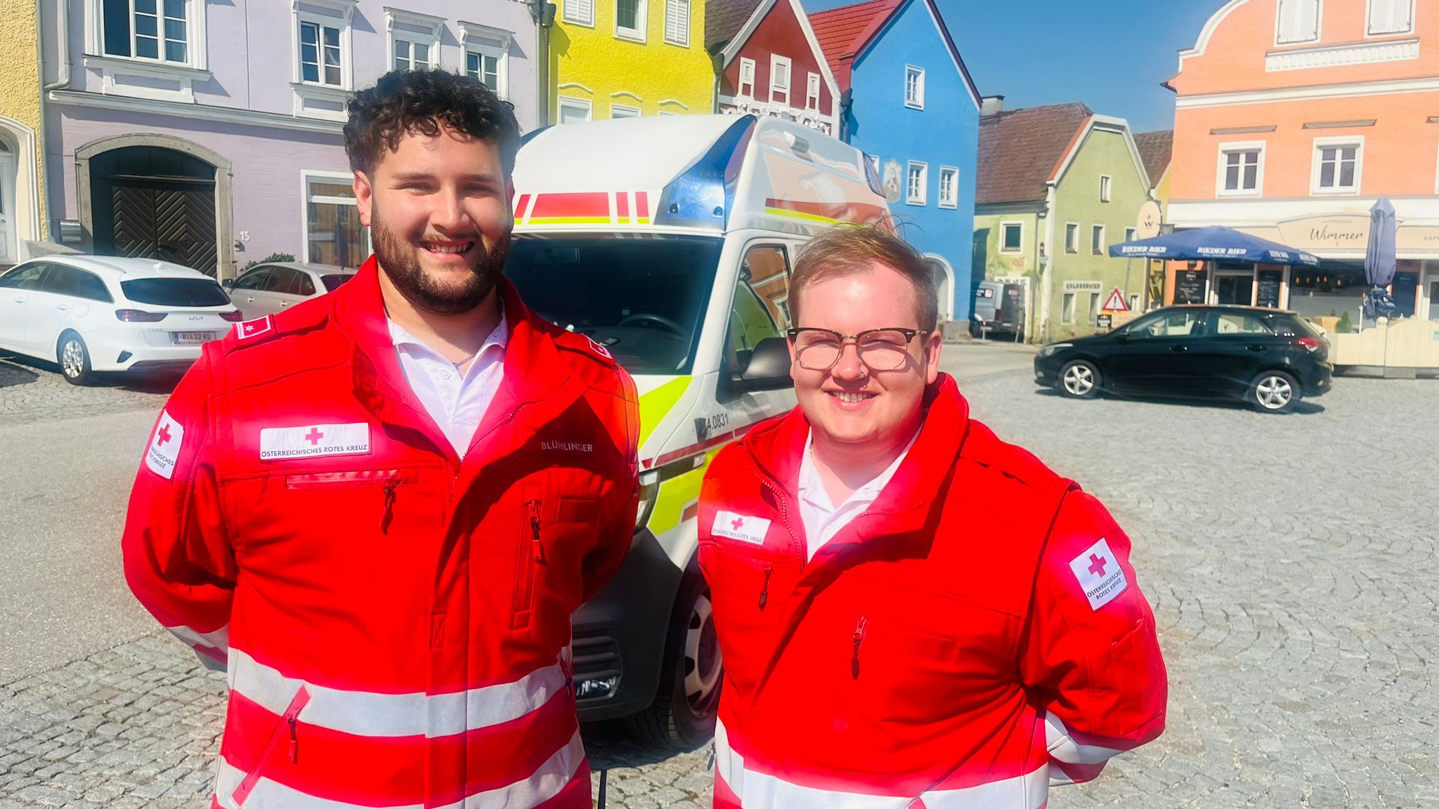 Die beiden Rettungssanitäter Fabian Blümlinger und Jan Mühlecker hielten auf der Autobahnabfahrt einen Geisterfahrer auf.