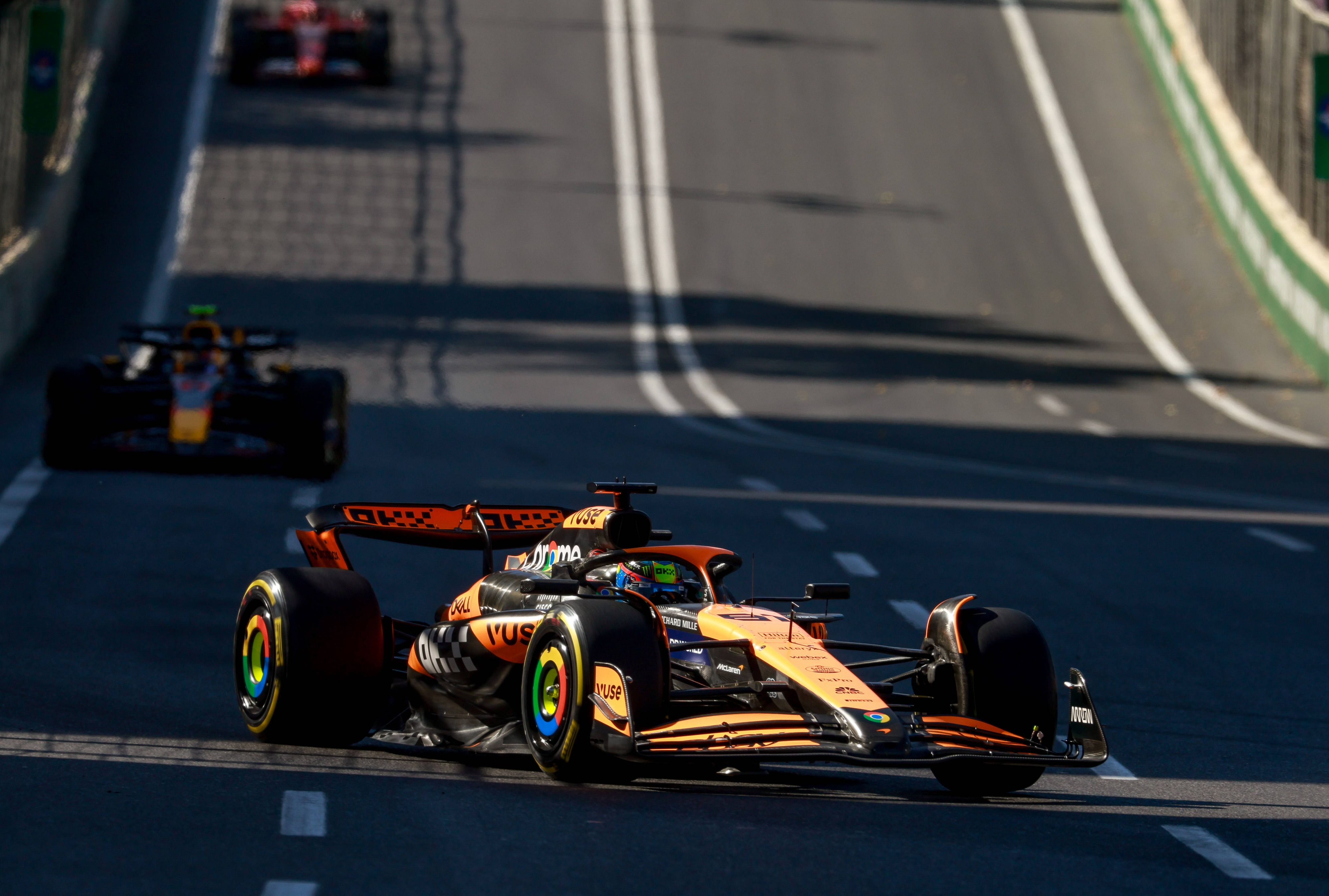 McLaren-Ass Oscar Piastri gewinnt den Grand Prix von Baku, sein Heckflügel ist nicht mehr erlaubt. 