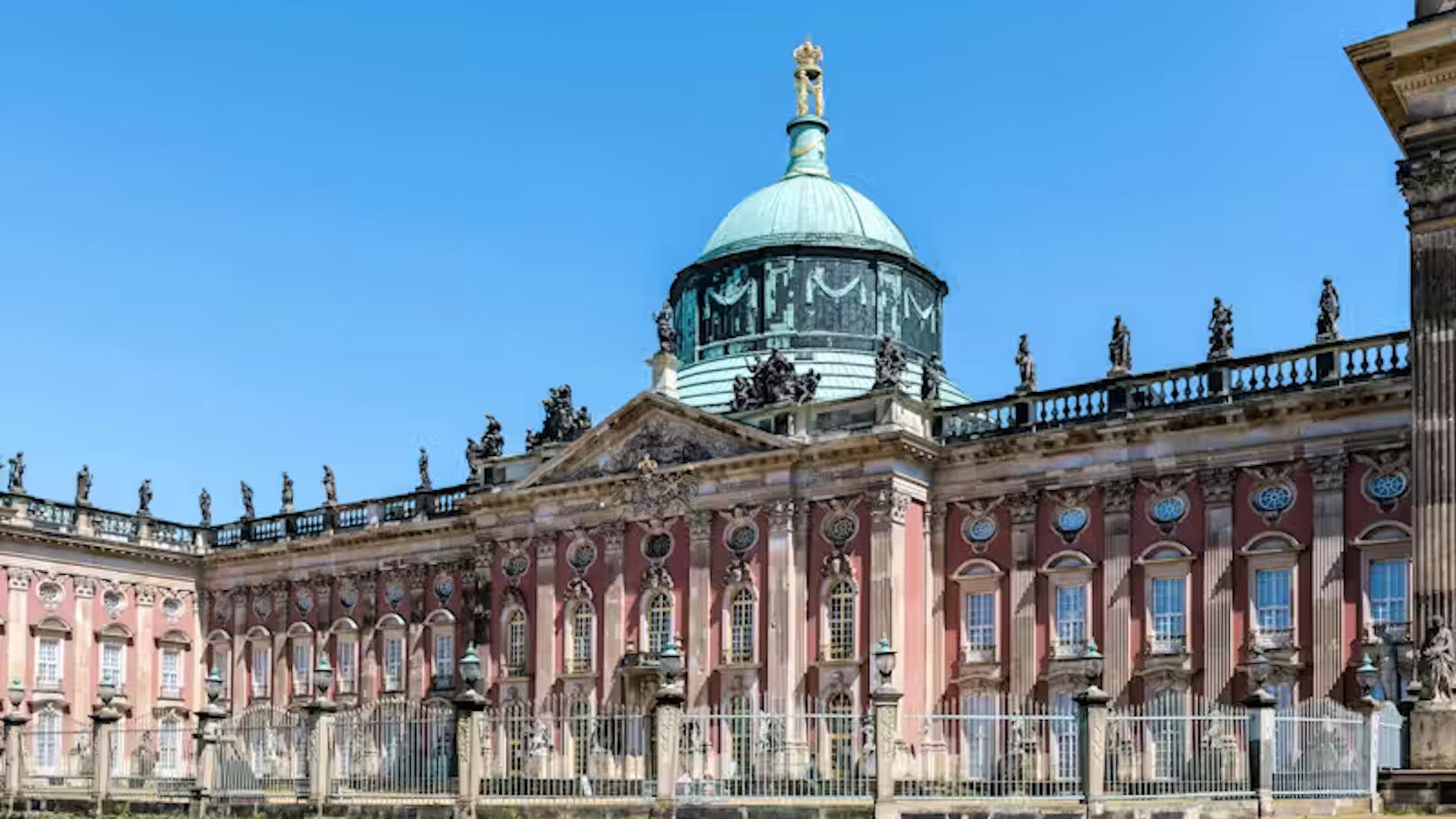 Wahlen in Brandenburg: AfD & SPD im Kopf-an-Kopf-Rennen