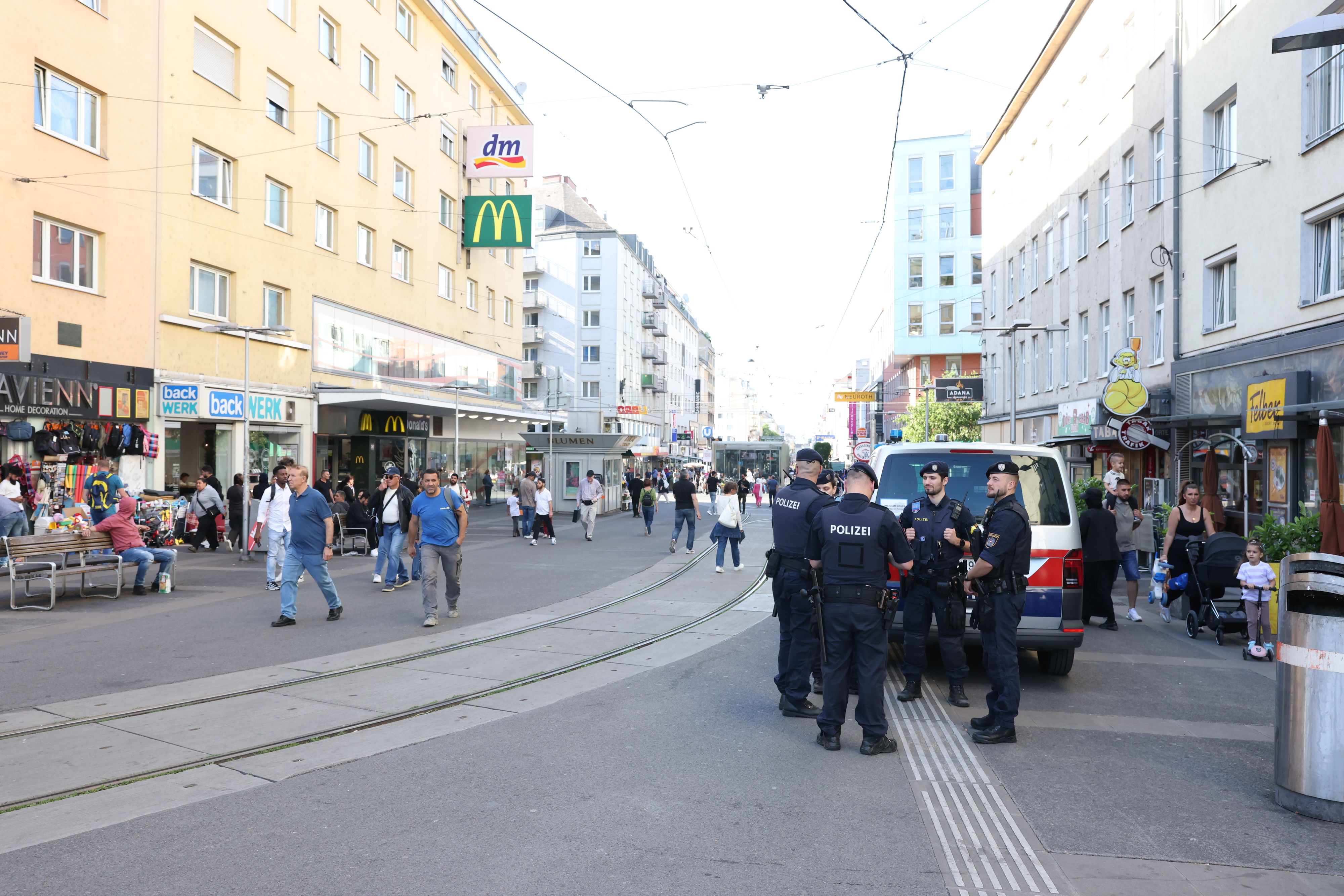 Polizei und Rettung mussten an den Reumannplatz ausrücken. (Archivbild)