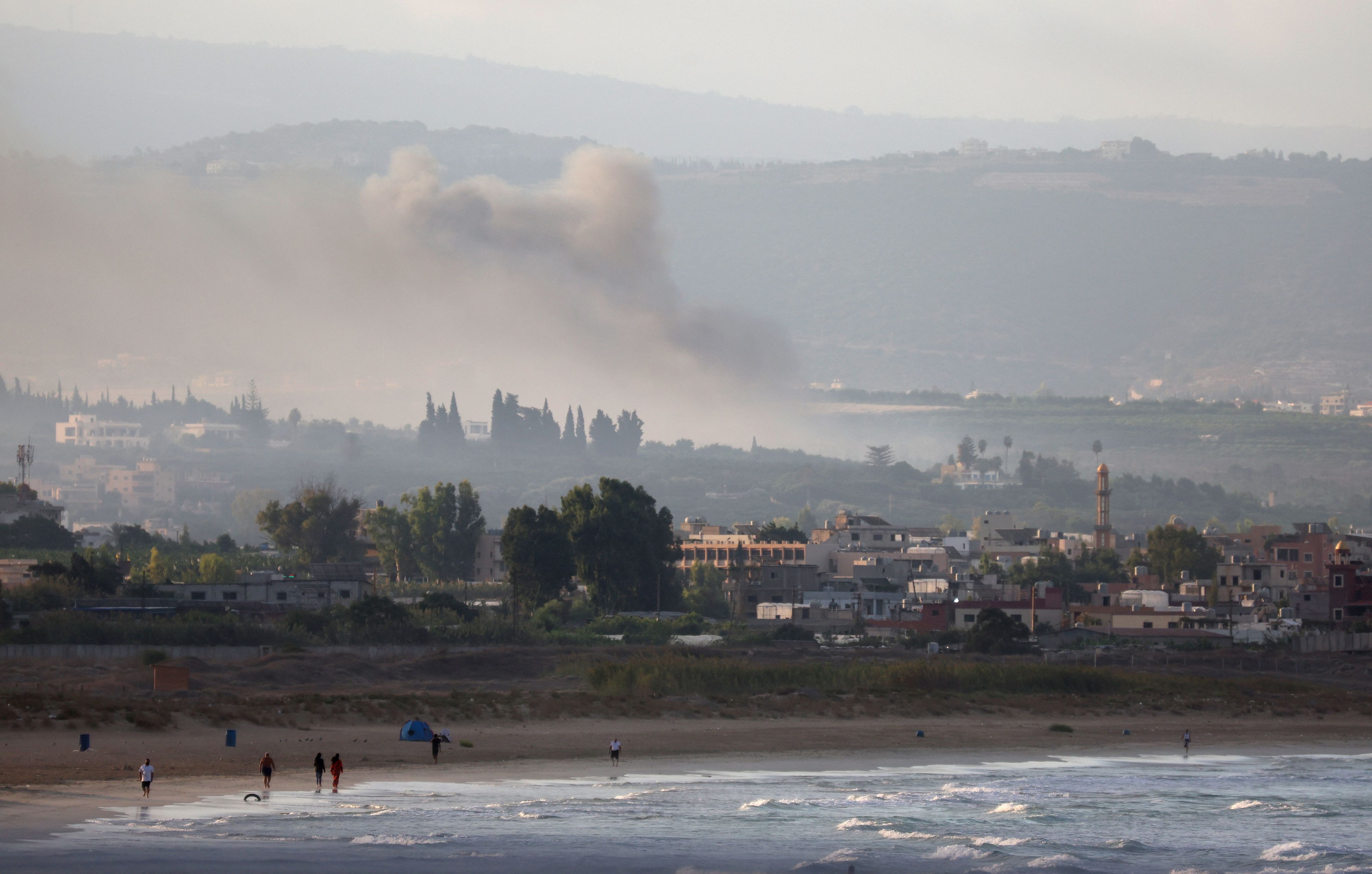Israel feuert nun vermehrt Raketen auf den Libanon. Ziele sei die Infrastruktur der Hisbollah, heißt es.