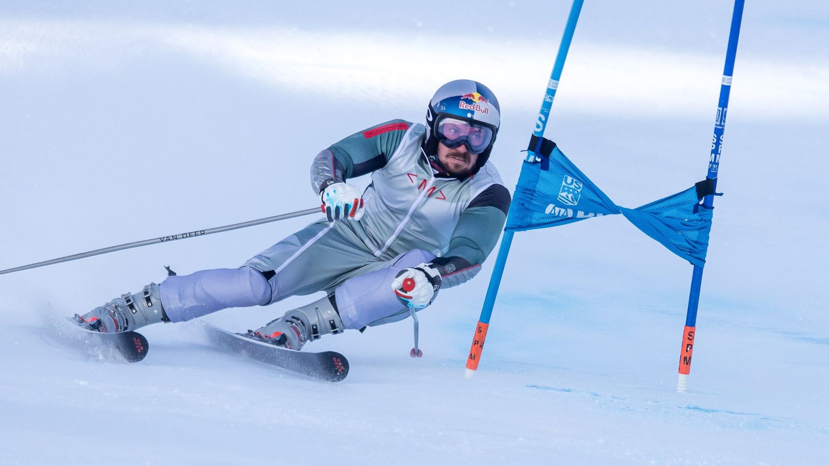 Schweizer sticheln: Hirscher fährt langsamer als Frau