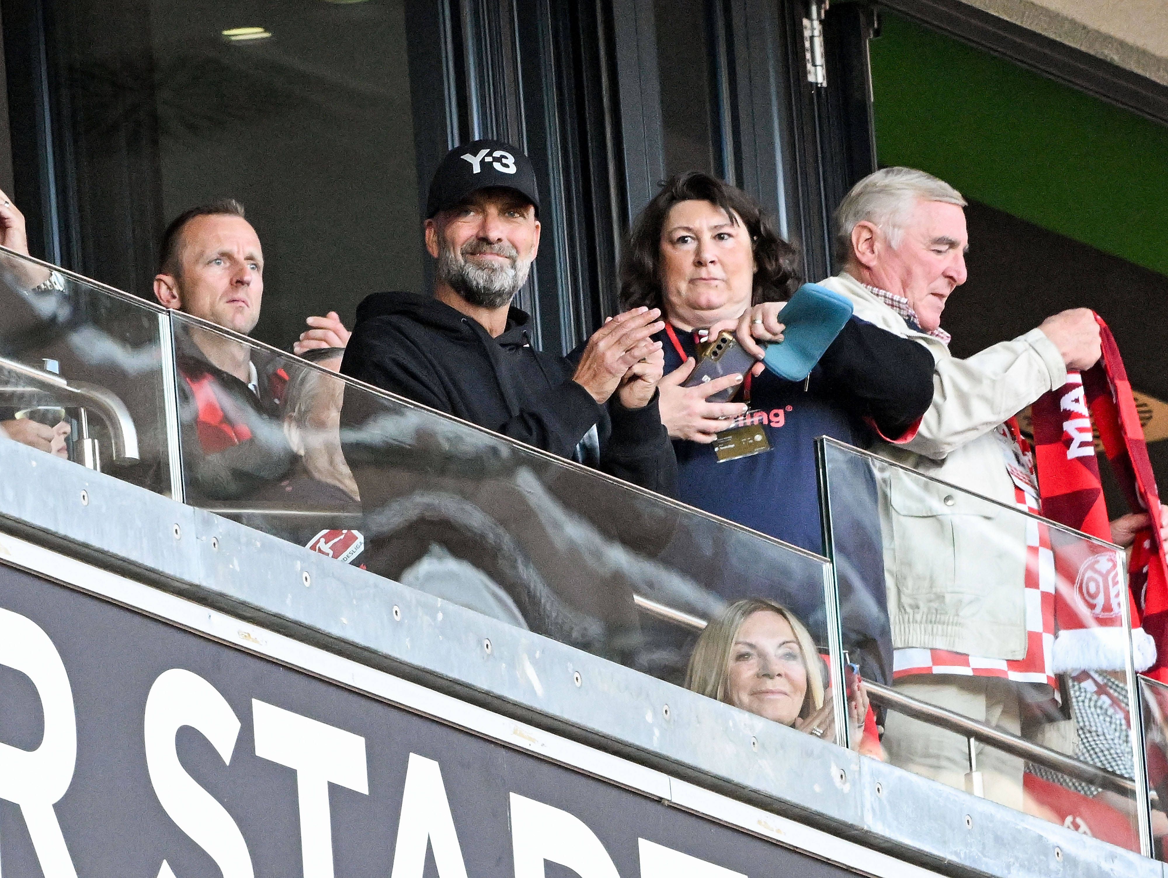 Jürgen Klopp wird nach wie vor als möglicher DFB-Trainer umworben, sollte Julian Nagelsmann nicht weitermachen.