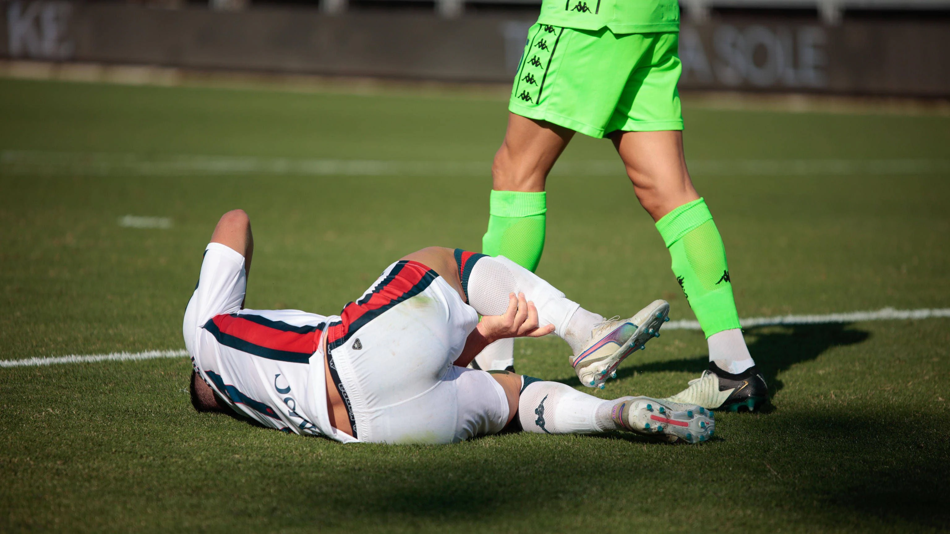 September 21, 2024, Venezia, Italia: Genoa s Ruslan Malinovskyi injury during the italian soccer Serie A match between Venezia Calcio vs Genoa CFC on September 21, 2024 at the Pierluigi Penzo stadium in Venezia, Italy. ANSA/ Soccer: Serie A Venezia vs Genoa PUBLICATIONxINxGERxSUIxAUTxONLY - ZUMAa110 20240921_zaf_a110_035 Copyright: xMattiaxRadonix