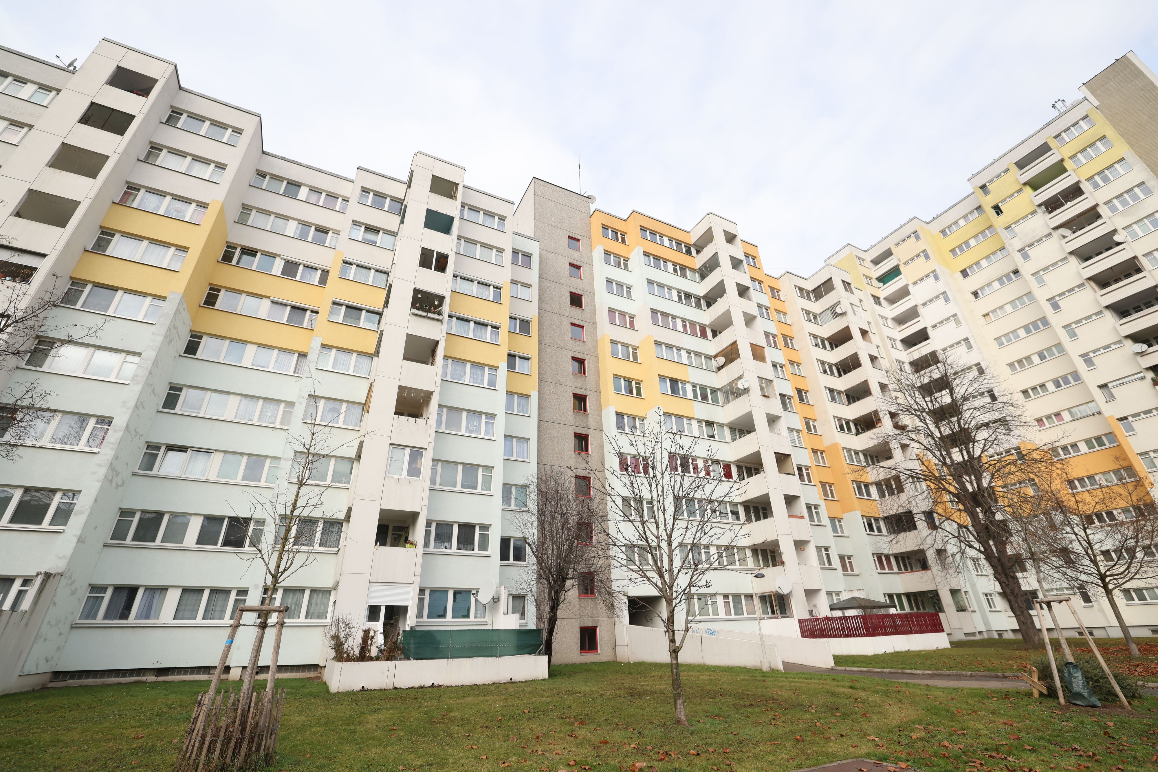 Typischer Wiener Gemeindebau: Ab Mai gelten neue Regeln für die Wohnungsvergabe. Im Bild:&nbsp;Rennbahnweg in der Donaustadt