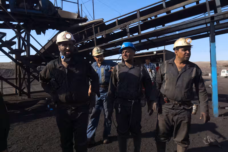 Laut Irna ereignete sich der Unfall im Kohlebergwerk in der Stadt Tabas am Samstagabend.