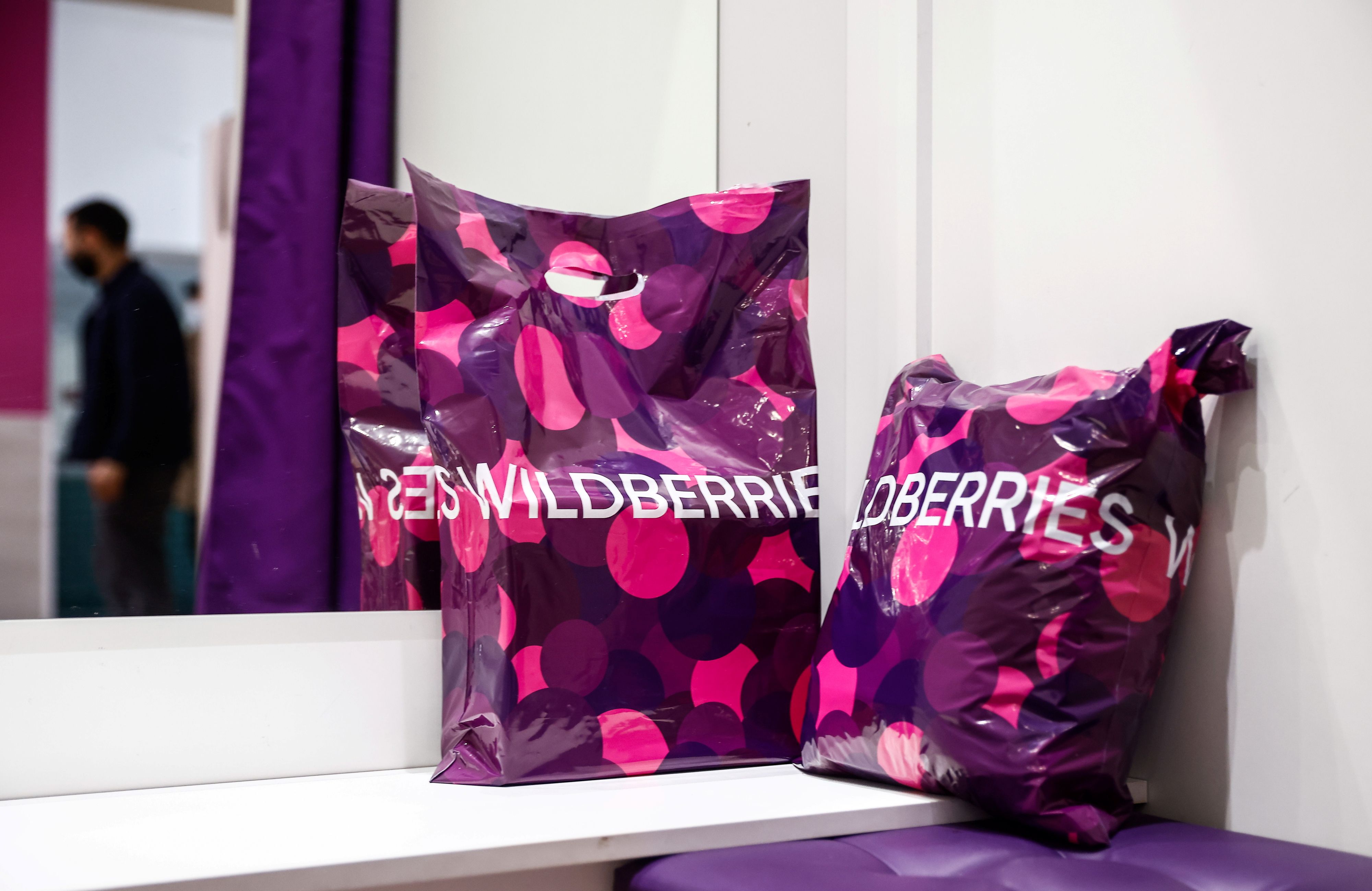 Am Mittwochmittag versuchten dutzende Männer den Hauptsitz von Wildberries in Moskau zu stürmen.