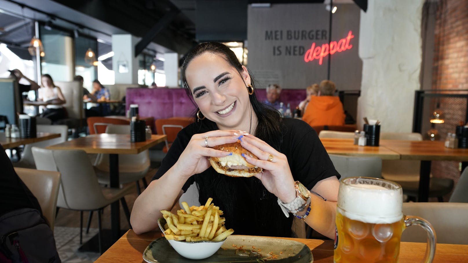 Mit Kren und Würstel! Jetzt gibt’s den "Wiesn-Burger"