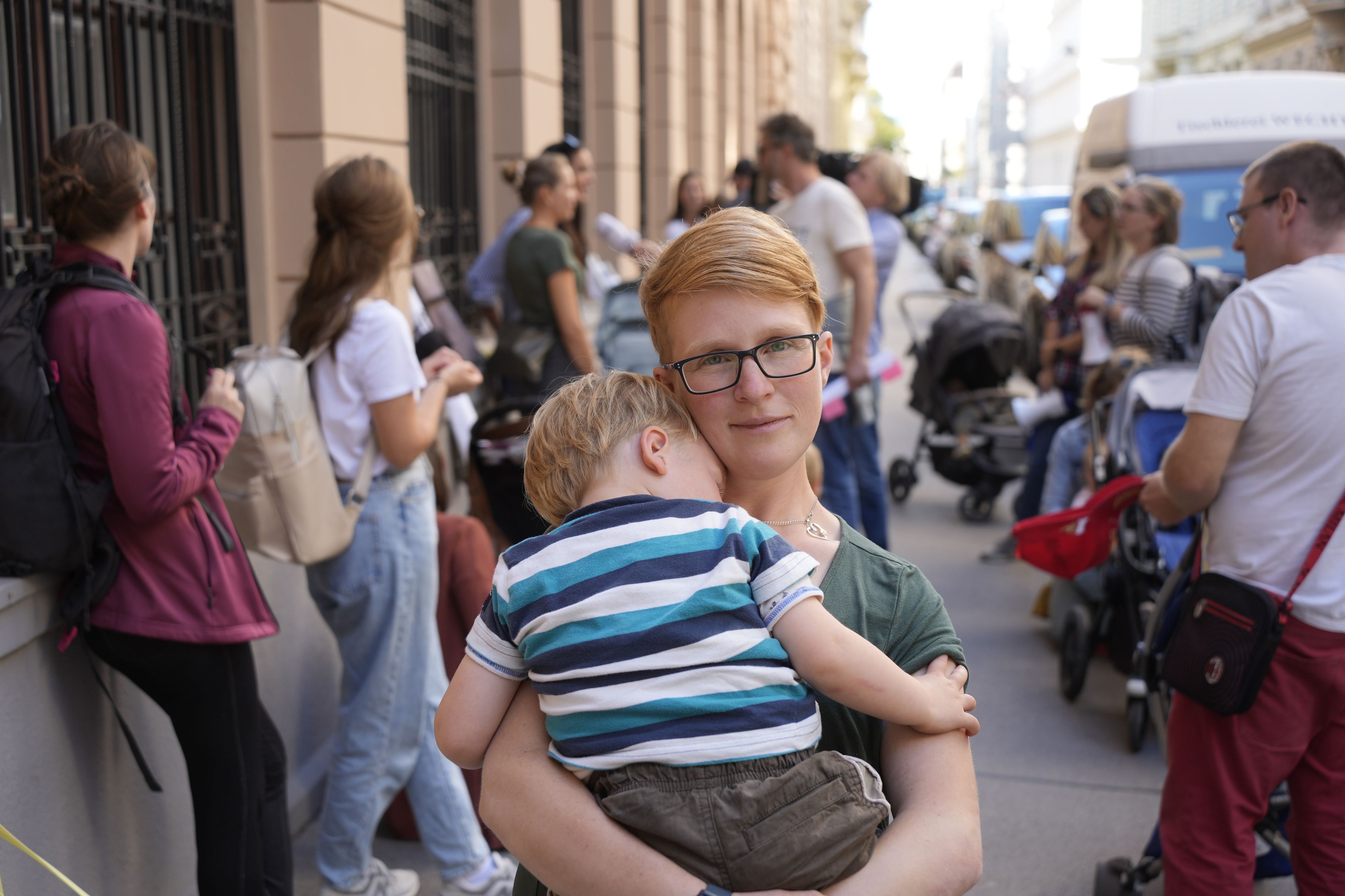 Diese 32-jährige Mutter musste 12.600 Euro an das AMS zurückzahlen