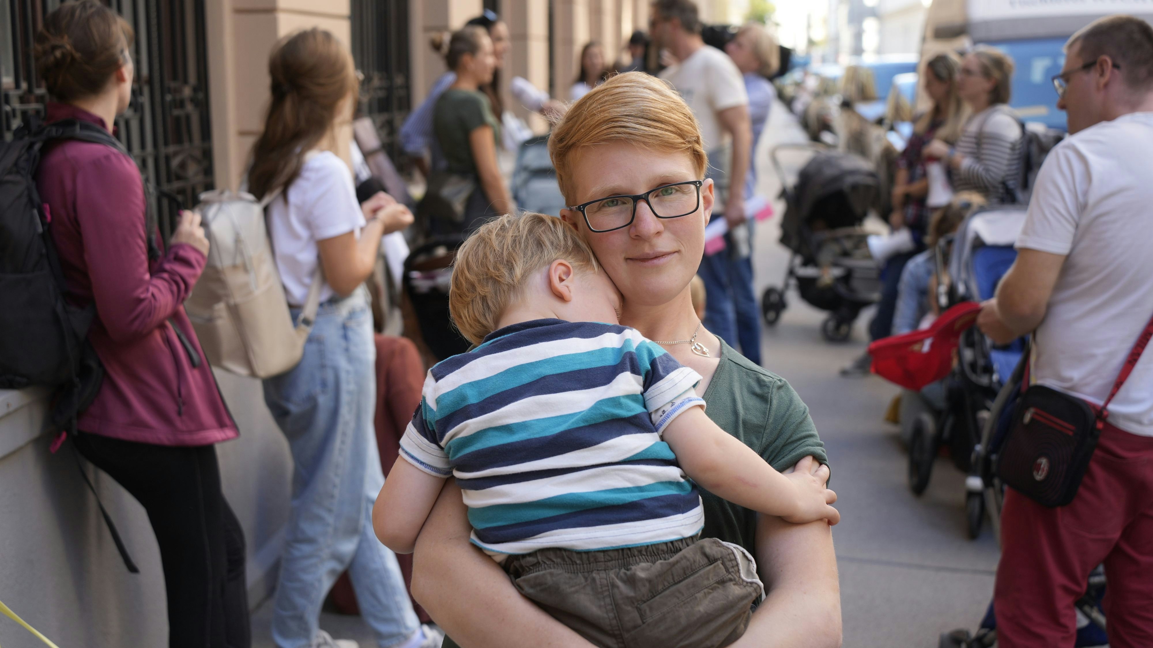 Diese junge Mutter musste 12.600 Euro an das AMS zurückzahlen