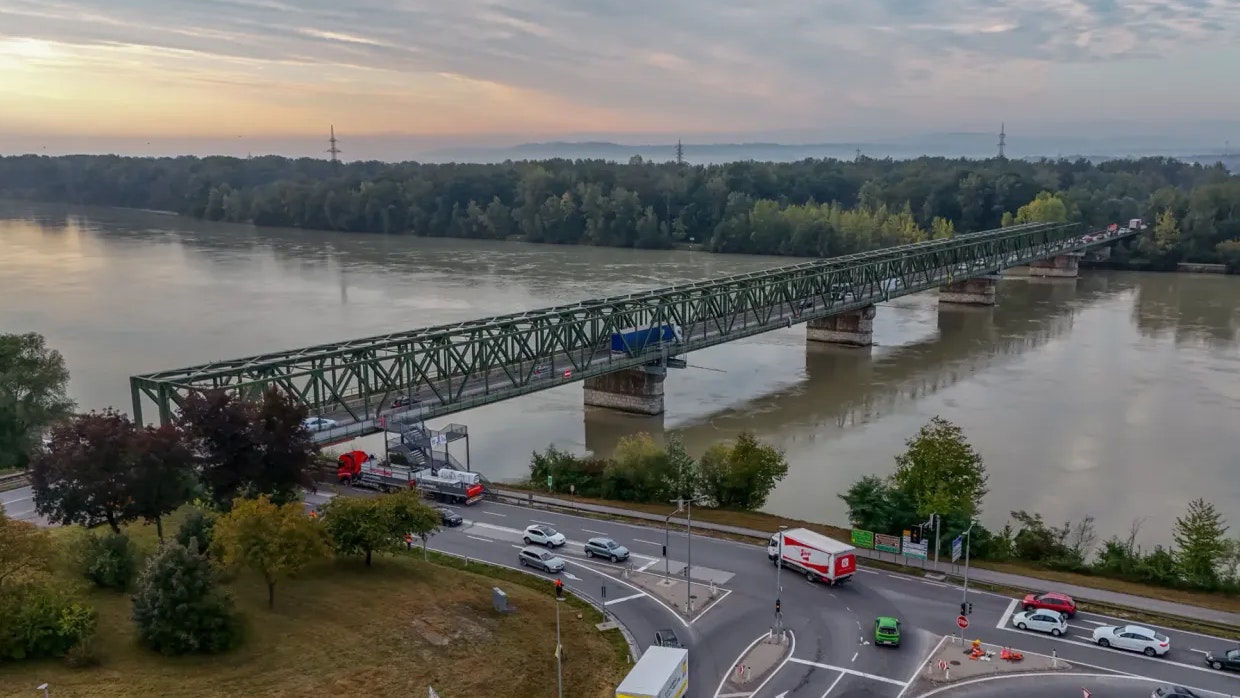 Heute.at - Brücke wird nicht fertig: Pendler müssen es ausbaden