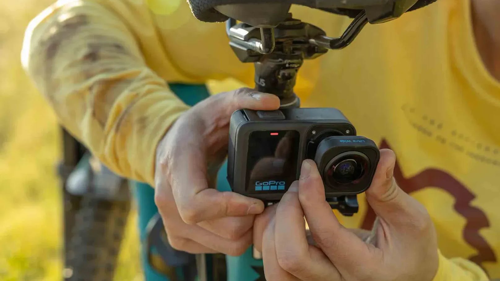 Die GoPro Hero13 Black, hier mit einem der vier Zusatz-Objektive