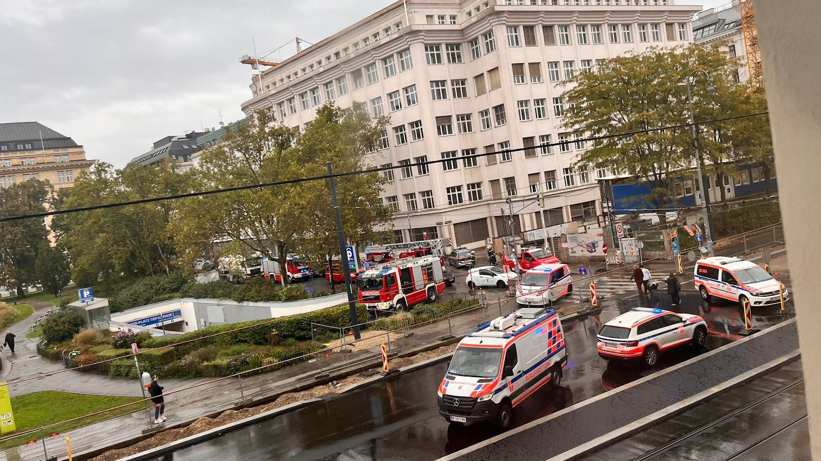 Unfall auf U5-Baustelle – Mann stürzt 5 Meter ab