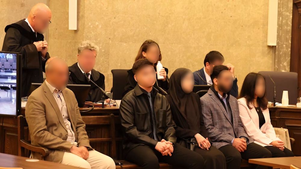 Der angeklagte islamische Religionslehrer (links) und seine Schüler wurden in der Verhandlung freigesprochen.