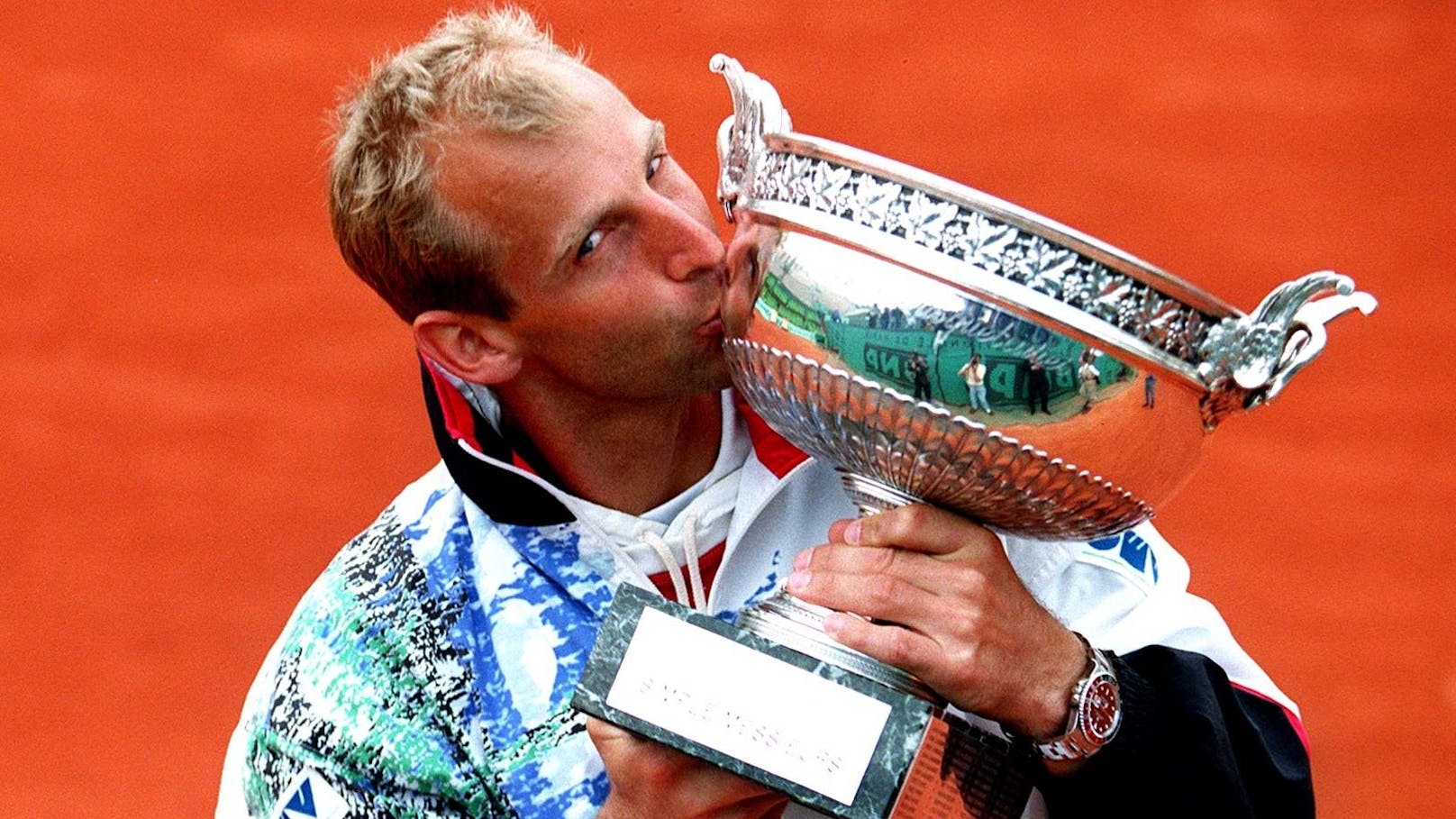 Muster versteigert seinen French-Open-Pokal