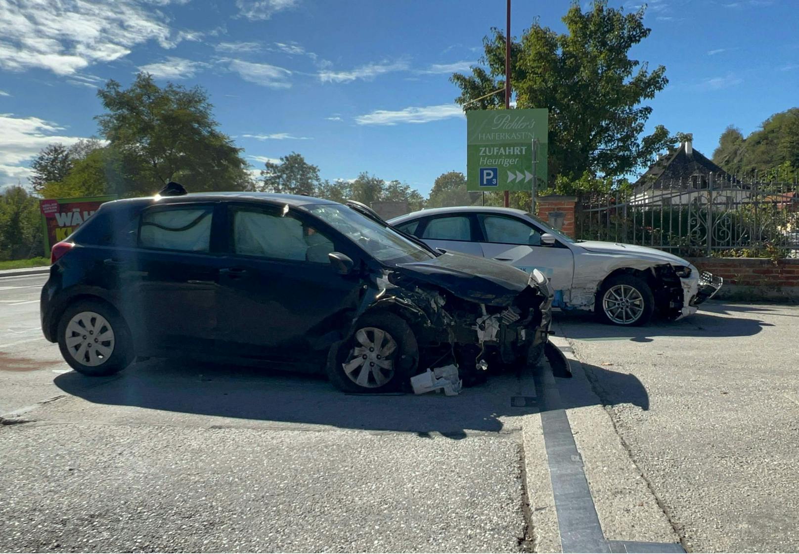 In Luberegg (Bezirk Melk) fuhren zwei Autos frontal zusammen. Es gab zwei Verletzte