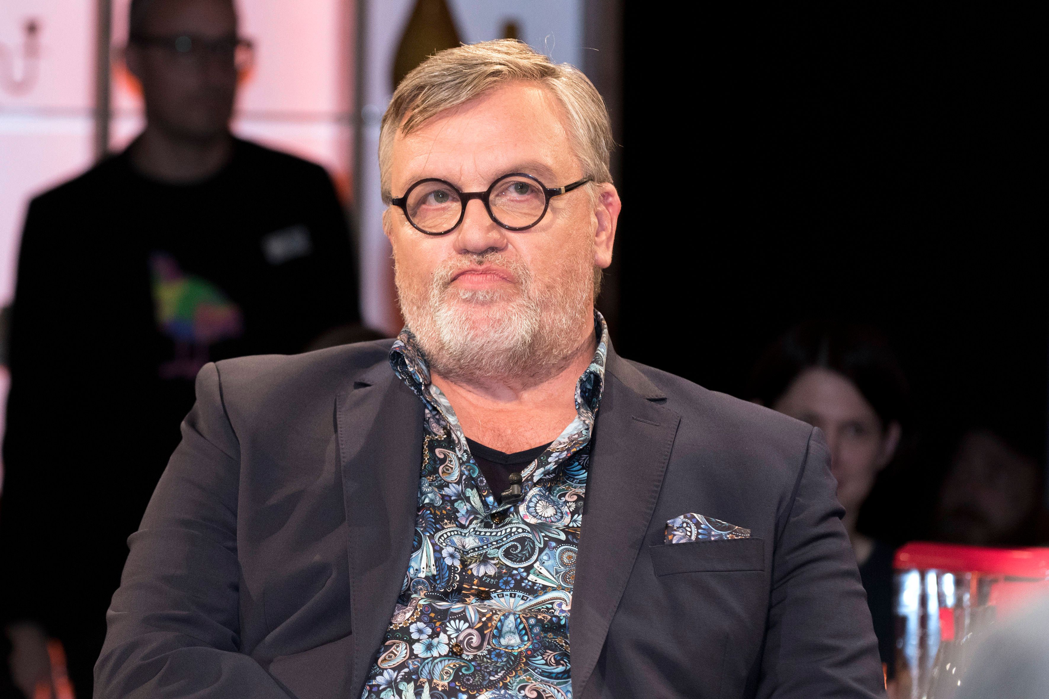 Hape Kerkeling wurde vom Sender WDR empfohlen, eine Scheinbeziehung zu einer guten Freundin zu führen.