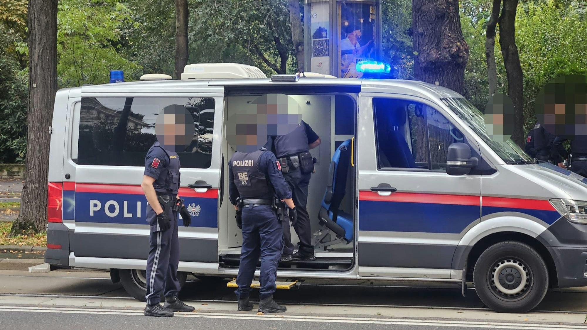 Heute.at - Luxus-Uhr vom Arm gerissen – Täterin macht einen Fehler