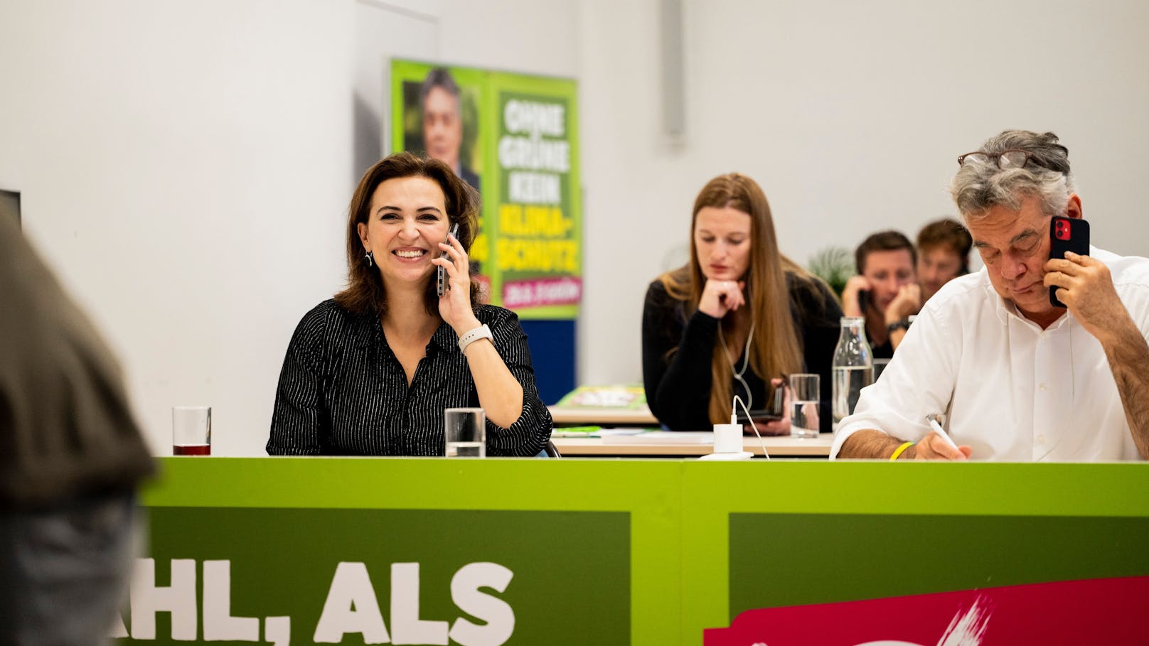 Neben Werner Kogler telefonieren auch die Top-Kandidaten aus Bund und den Ländern.