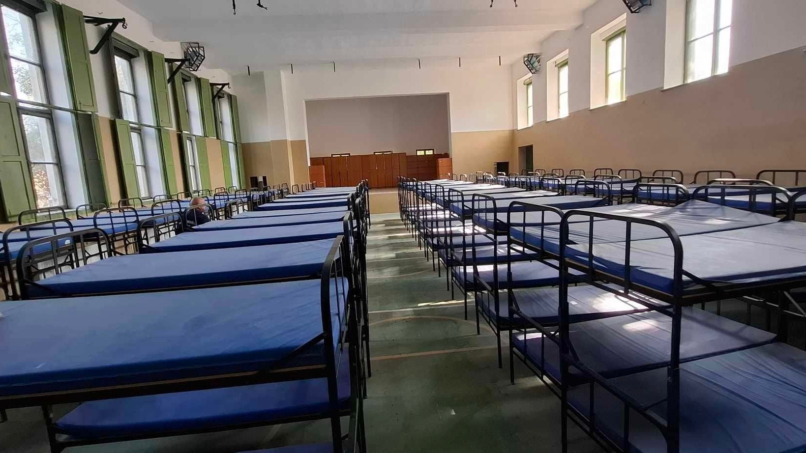 Heute.at - Asyllager an unserer Grenze – so sieht es innen aus