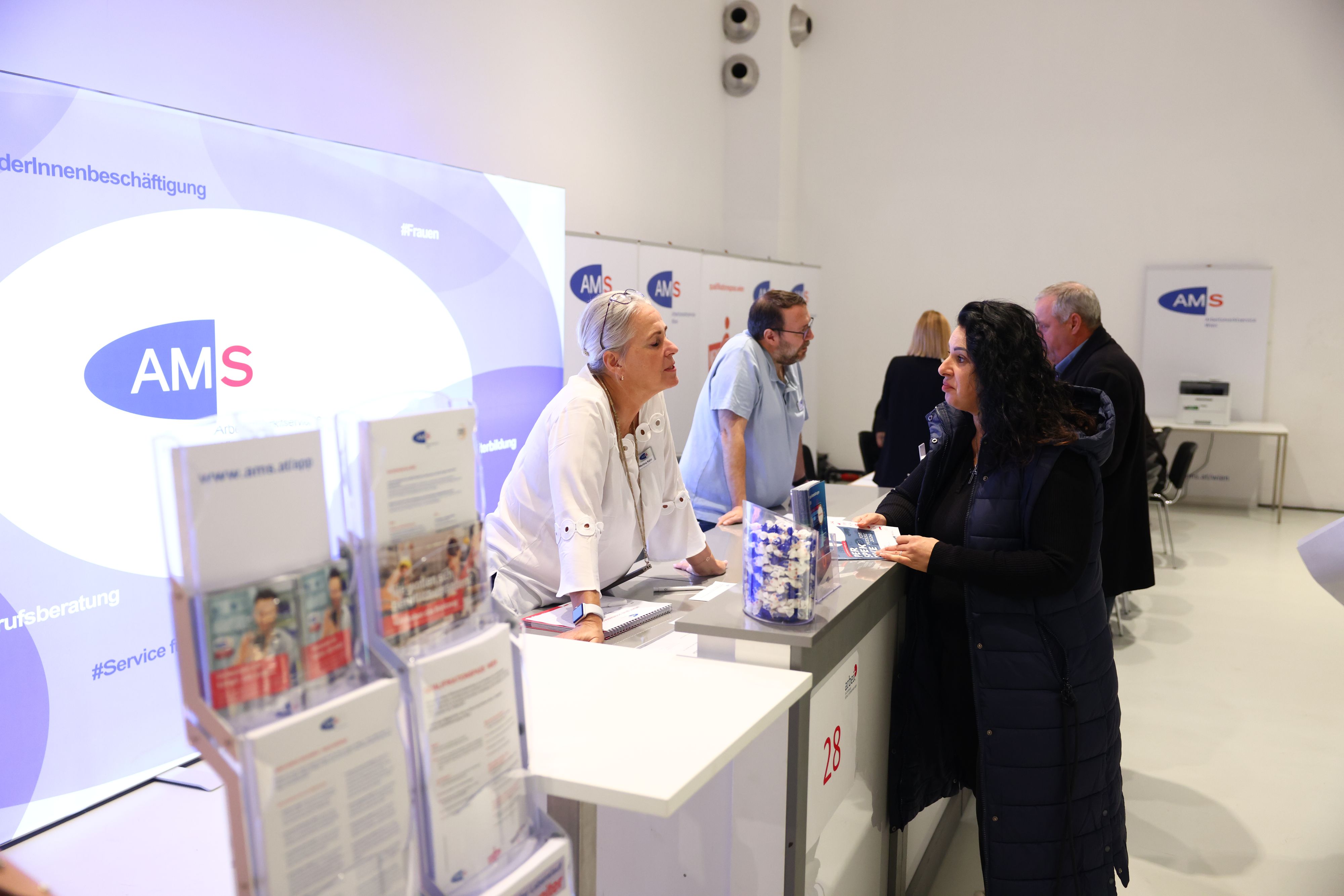 AMS-Kunden müssen sich auf eine folgenschwere Einschränkung der Bundesregierung gefasst machen. (SymbolbildI)