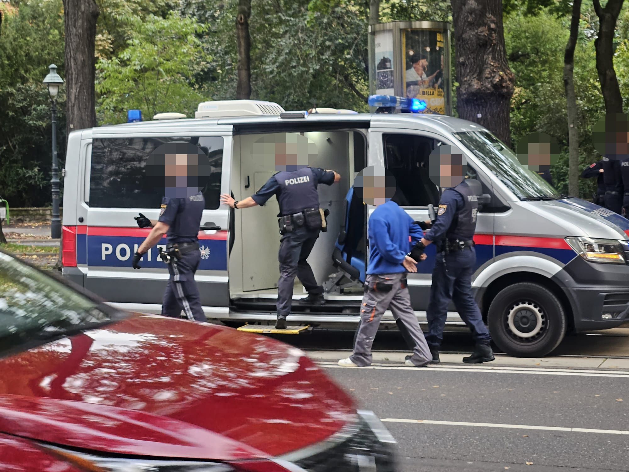Eine Messerstecherei hat für diesen Mann nun Folgen, er wurde auf der Wiener Ringstraße festgenommen.