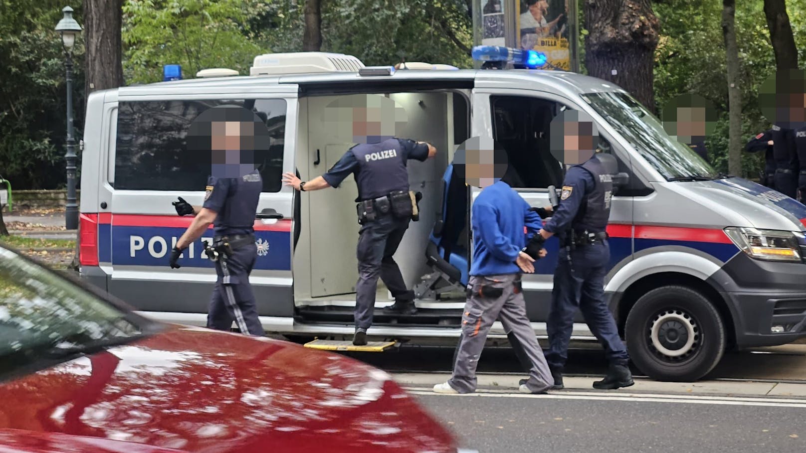 Dann schlugen die Polizisten zu, der Mann wurde festgenommen.