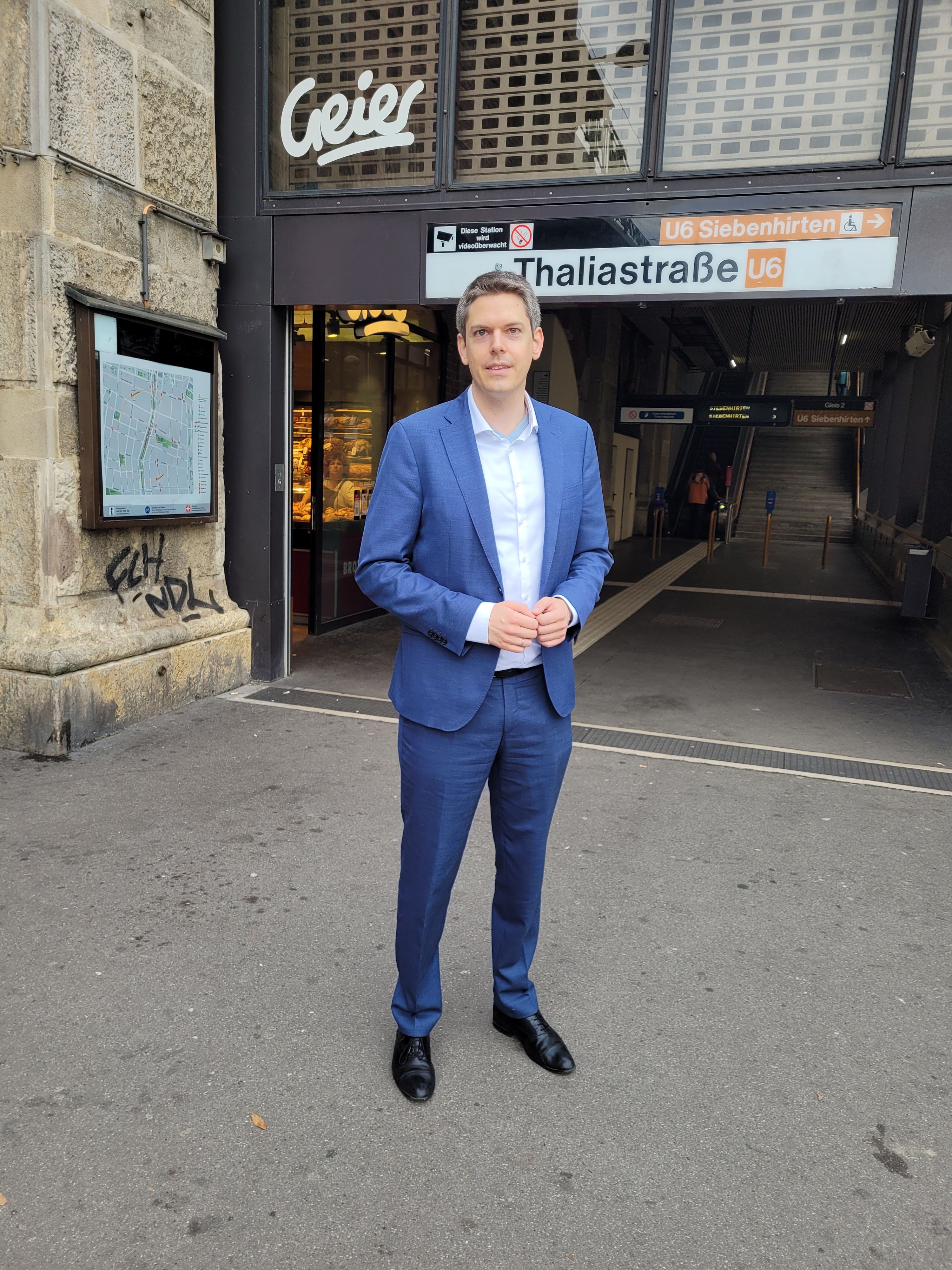 ÖVP-Bezirks Chef Stefan Trittner sieht bei der U6-Station Thaliastraße dringenden Handlungsbedarf.