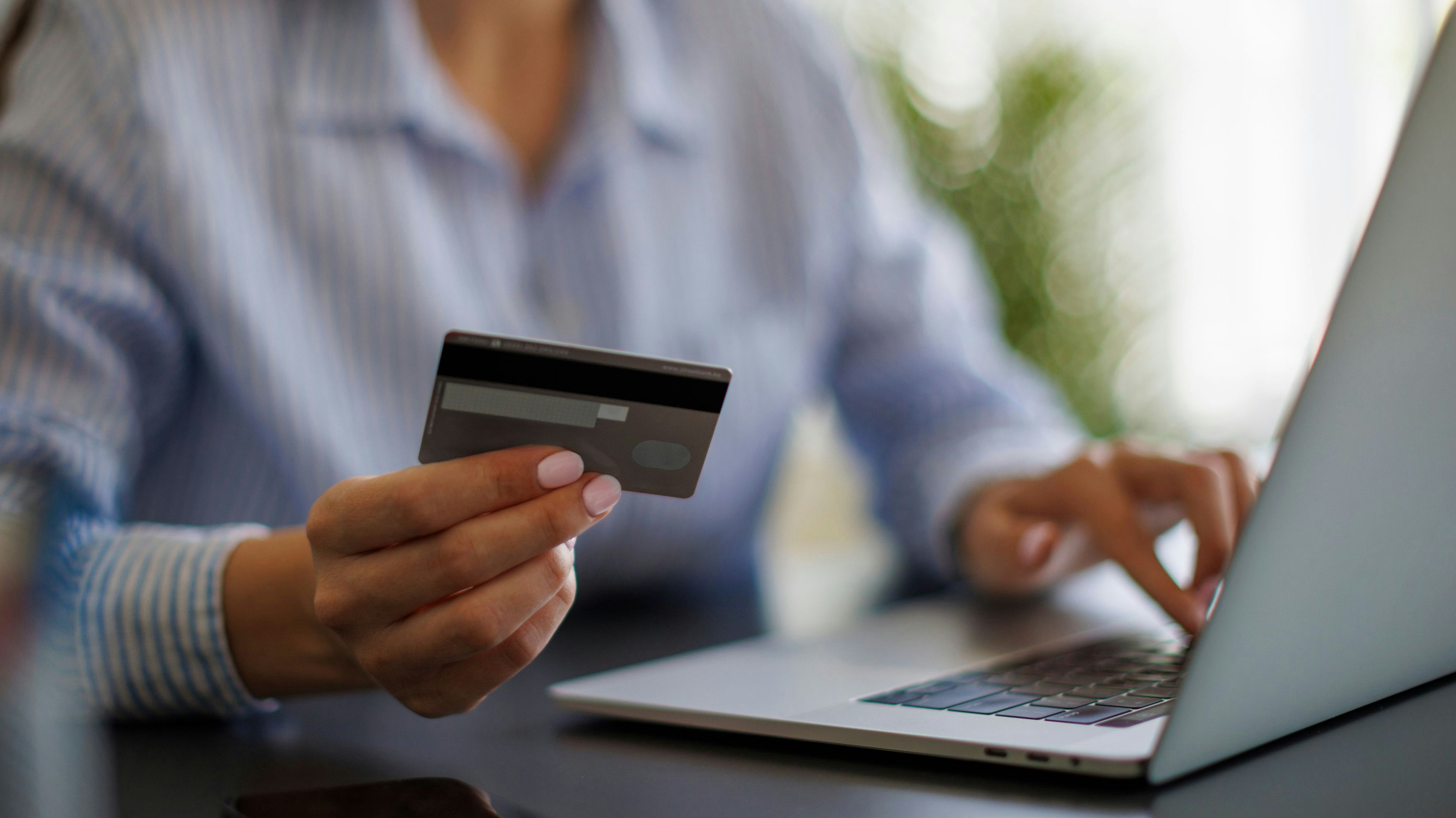 Dubiose "Online-Coaches" verleiteten eine Frau zu einem sündteuren Vertrag. (Symbolbild)