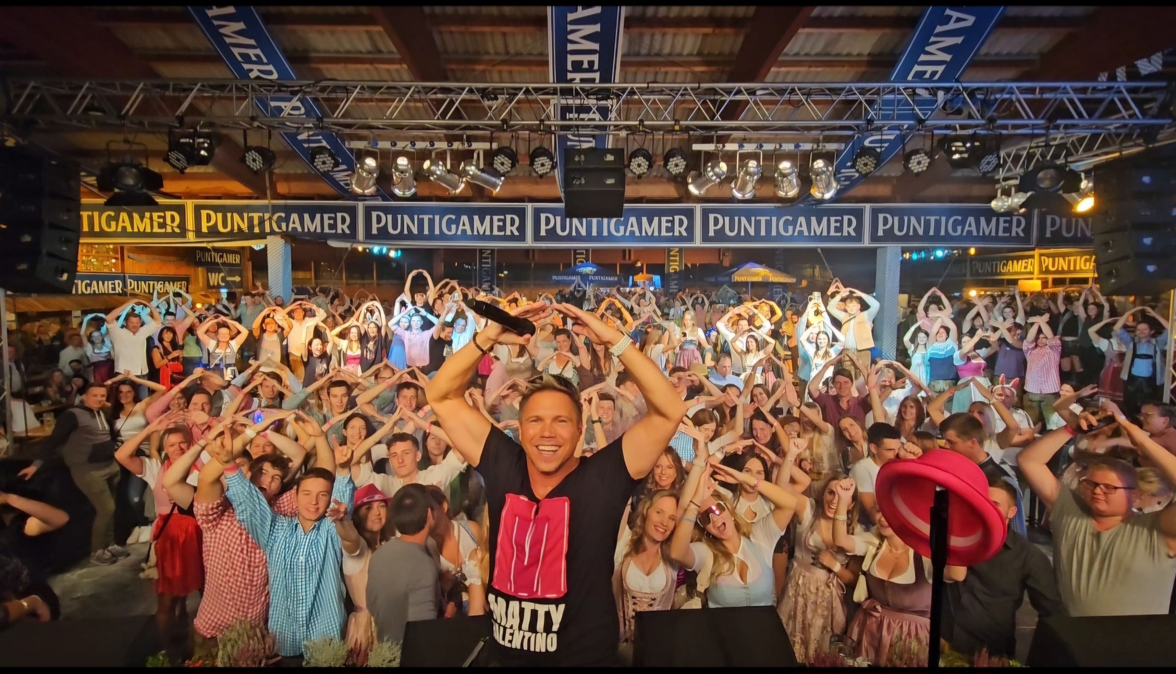 <strong>Matty Valentino</strong> ist der ungekrönte Party-König des Landes.