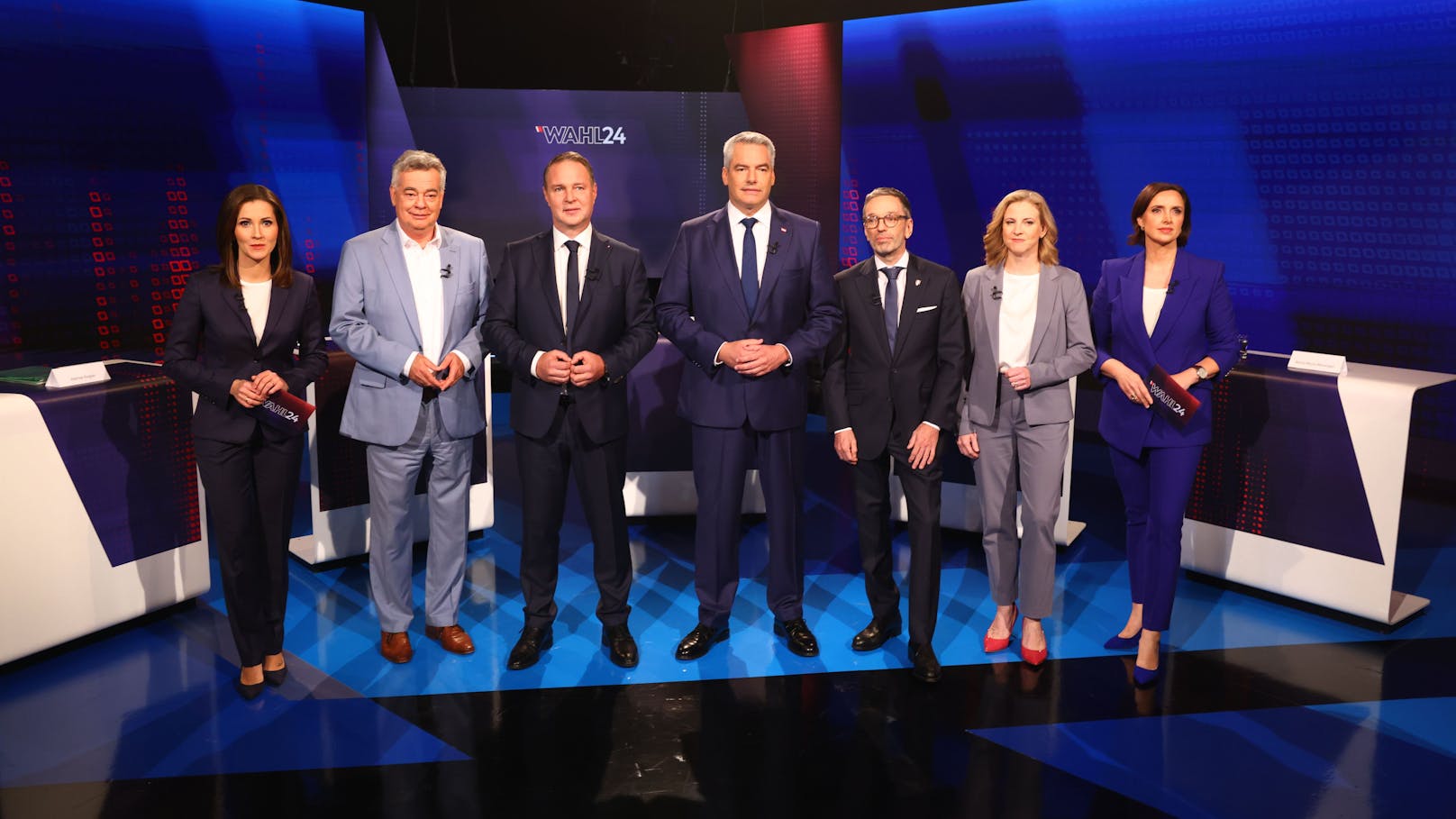 Wahlkampf-Finale im ORF: Karl Nehammer (VP), Andreas Babler (SP), Herbert Kickl (FP), Werner Kogler (Grüne) und Beate Meinl-Reisinger (Neos) trafen zum letzten Mal aufeinander. "Heute" hat die besten Fotos &gt;&gt;&gt;