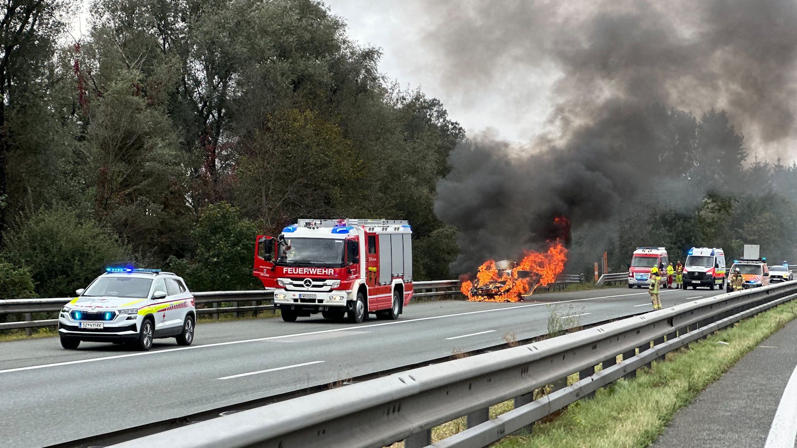 Am Freitag kam es auf der A12 bei Stans zu einem großen Feuerwehreinsatz.