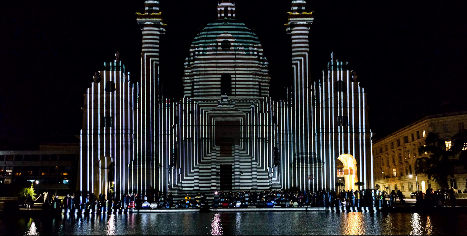 Bis 23 Uhr wird rund um die Karlskirche ein Kulturfest gefeiert.