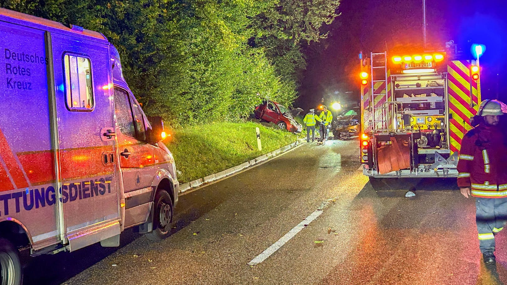 Bei einem schrecklichen Unfall auf der L564 bei Waldbronn im Kreis Karlsruhe sind am Donnerstagabend zwei Kinder ums Leben gekommen.