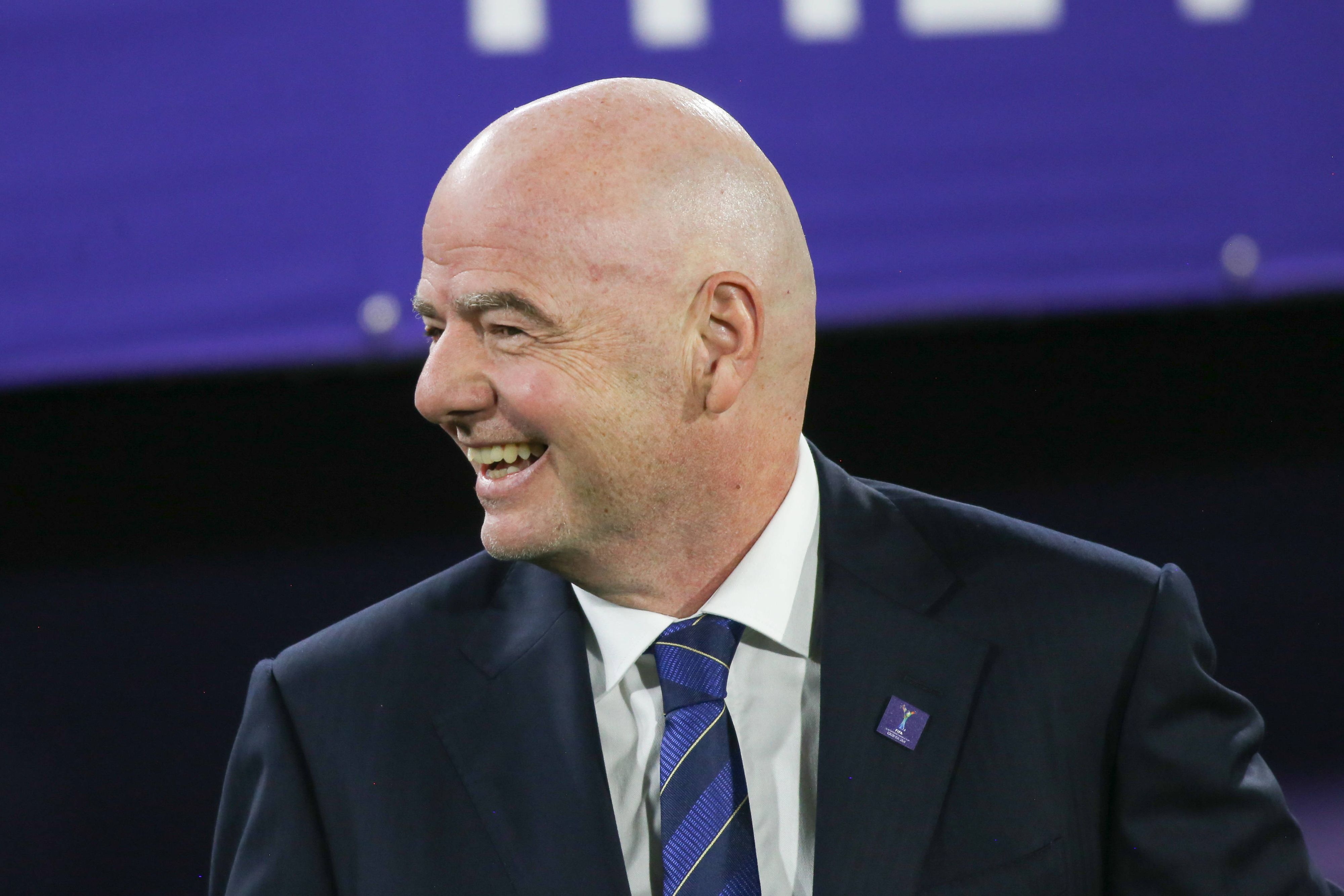 Gianni Infantino plagen acht Monate vor der neuen Klub-WM noch große Sorgen. Hinter Austragungsorten, TV-Rechten und Sponsoring stehen zahlreiche Fragezeichen.