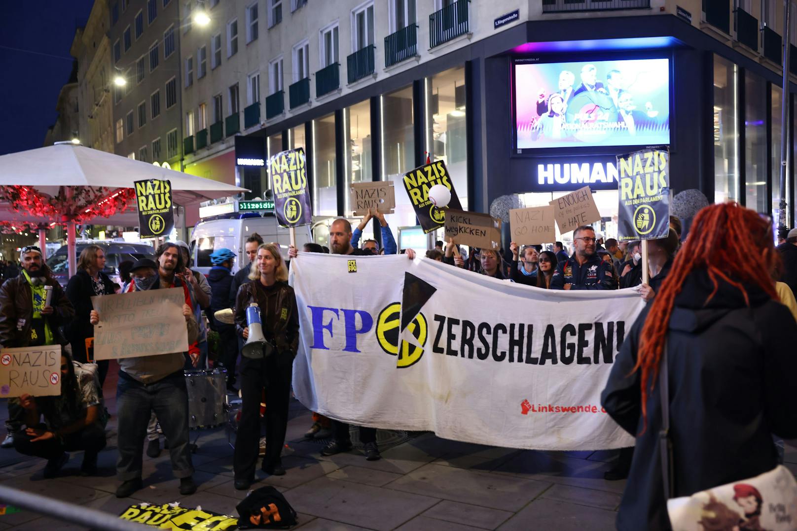 Bilder des FPÖ-Wahlkampfabschlusses am Wiener Stephansplatz am 27. September 2024