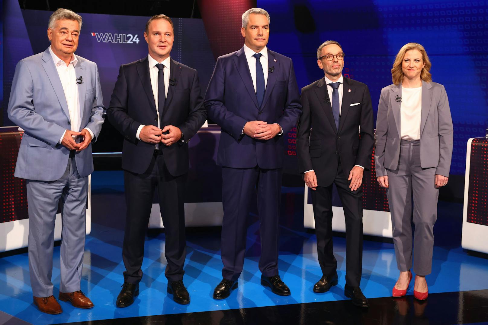 Wahlkampf-Finale im ORF: Karl Nehammer (VP), Andreas Babler (SP), Herbert Kickl (FP), Werner Kogler (Grüne) und Beate Meinl-Reisinger (Neos) trafen zum letzten Mal aufeinander. "Heute" hat die besten Fotos &gt;&gt;&gt;