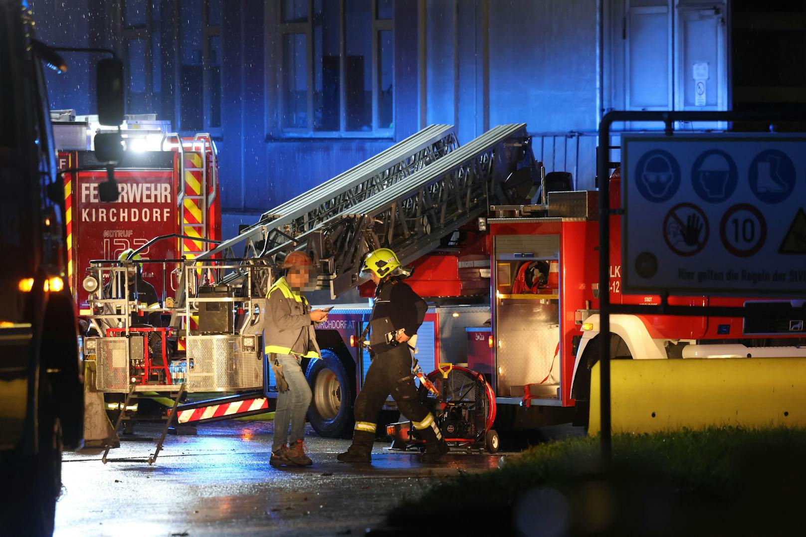 Ein Brand bei einem Zementwerk in Kirchdorf an der Krems hat am Freitagfrüh für einen Einsatz zweier Feuerwehren gesorgt.